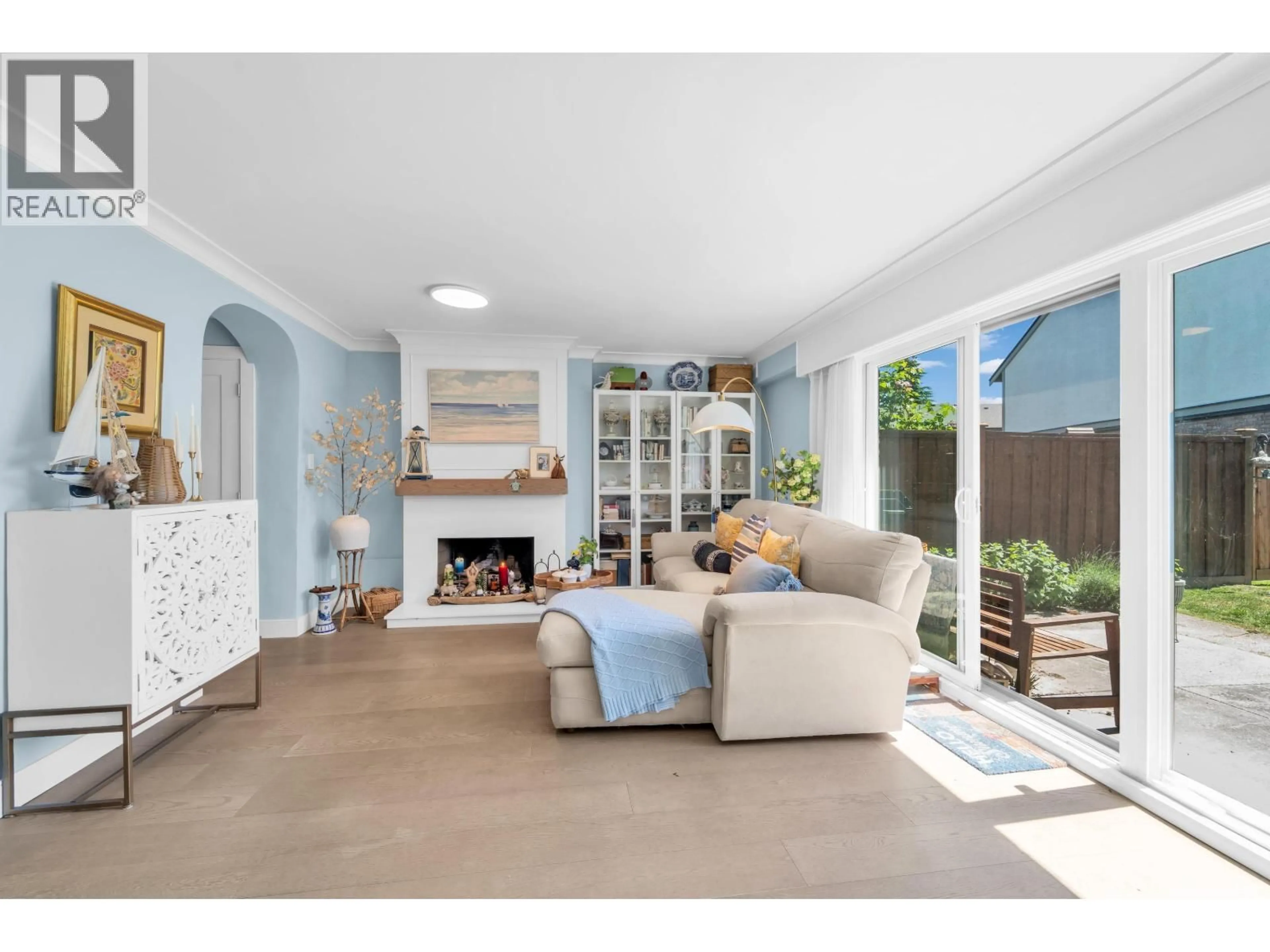 Living room with furniture, unknown for 23 - 11551 KINGFISHER DRIVE, Richmond British Columbia V7E3N5