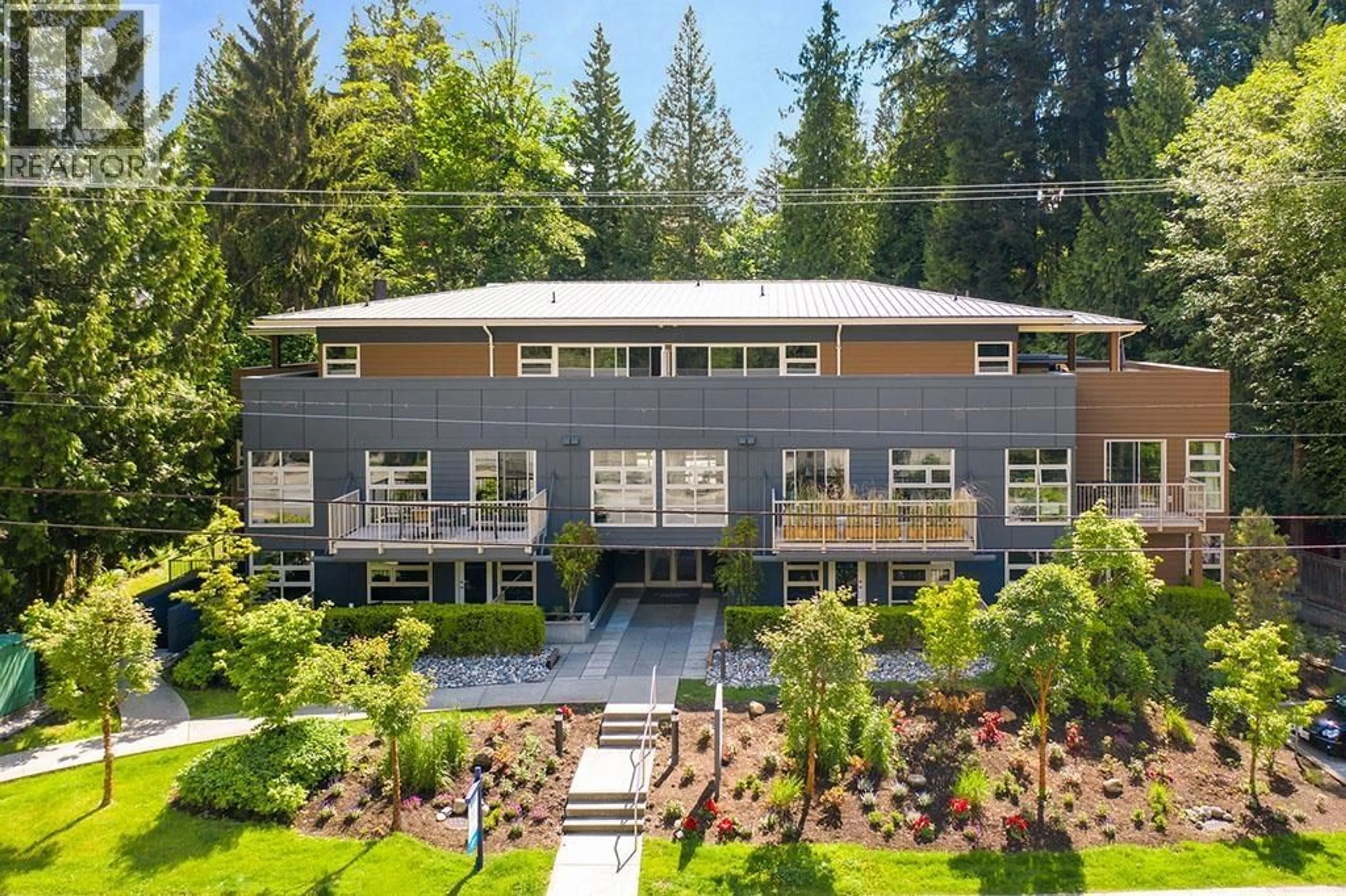 A pic from outside/outdoor area/front of a property/back of a property/a pic from drone, unknown for PH2 - 2832 CAPILANO ROAD, North Vancouver British Columbia V7R4H5