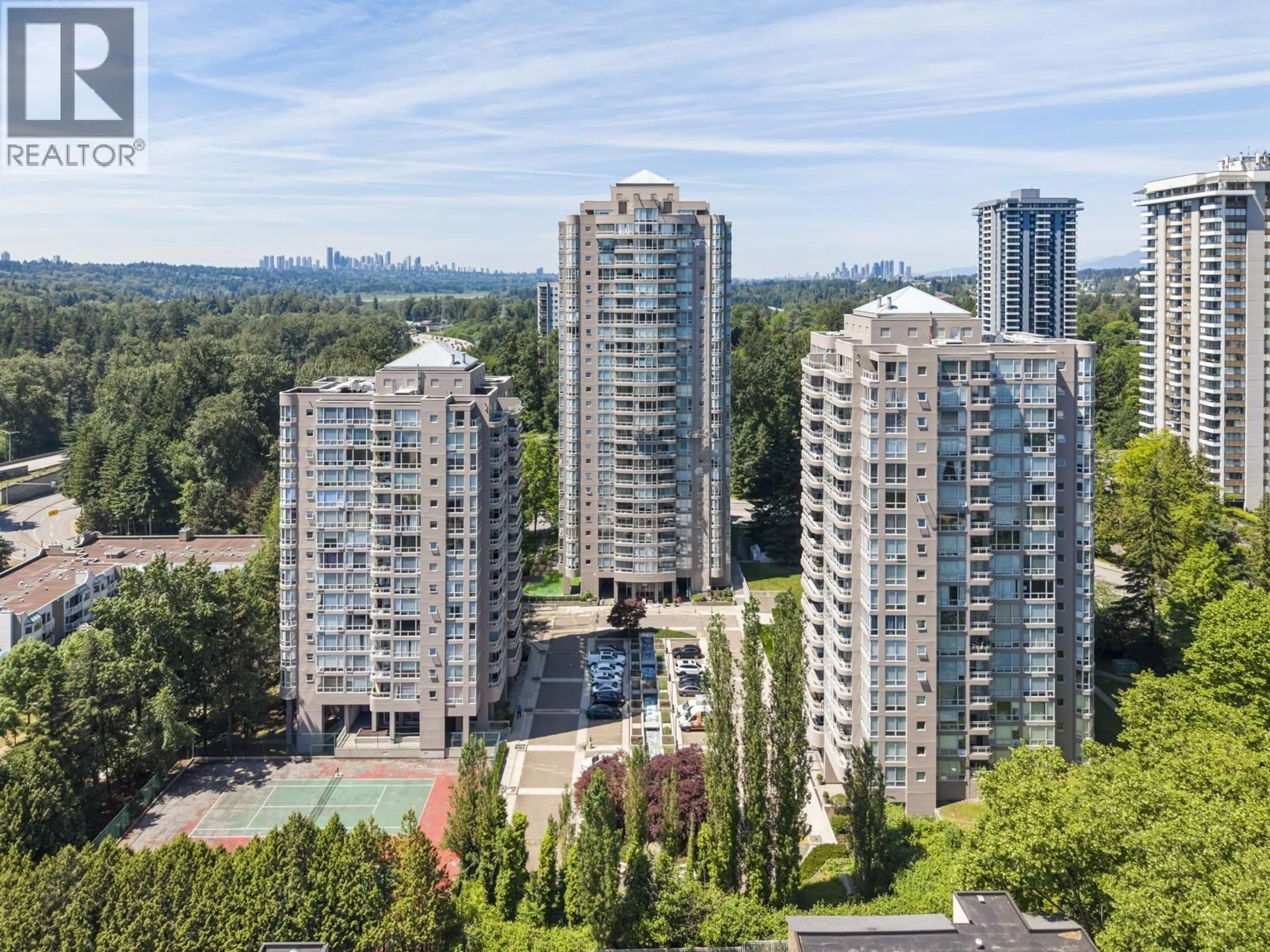 A pic from outside/outdoor area/front of a property/back of a property/a pic from drone, city buildings view from balcony for 402 - 9603 MANCHESTER DRIVE, Burnaby British Columbia V3N4Y7