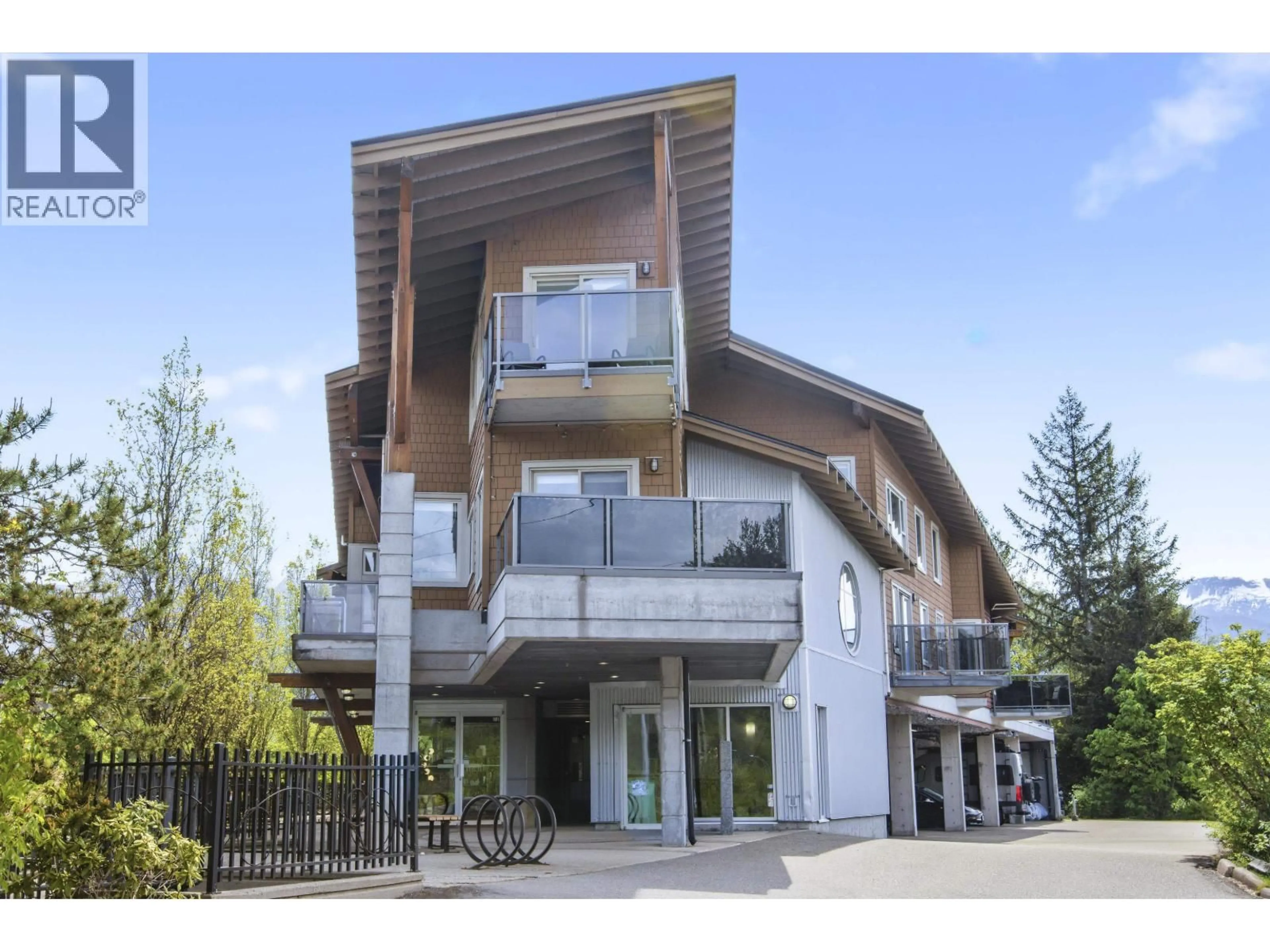 Unknown for 2 - 40775 TANTALUS ROAD, Squamish British Columbia V8B0N2
