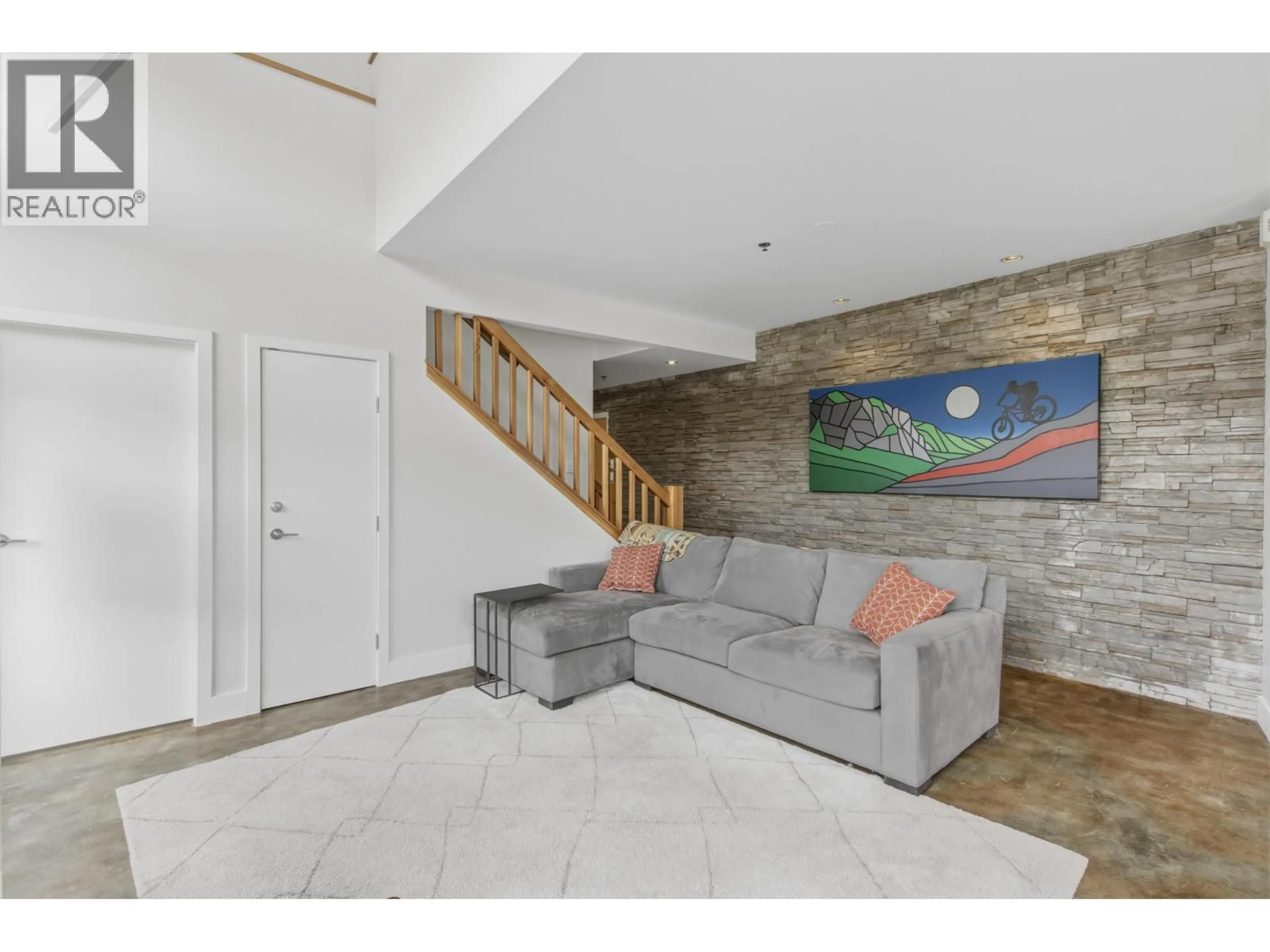 Unknown for 2 - 40775 TANTALUS ROAD, Squamish British Columbia V8B0N2