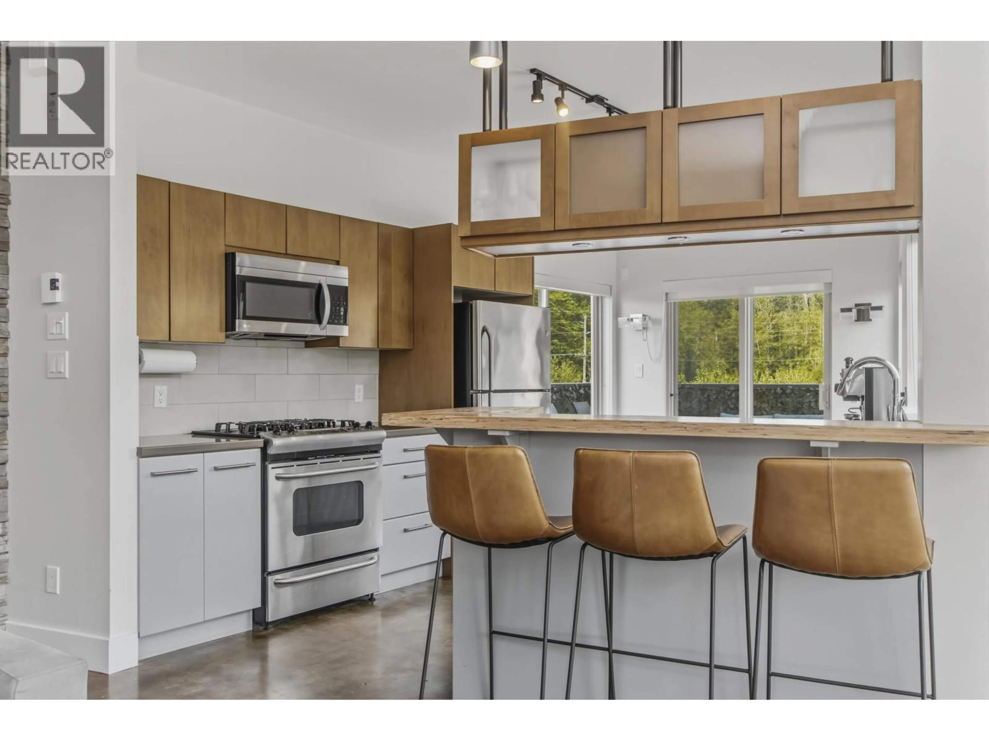Open concept kitchen, unknown for 2 - 40775 TANTALUS ROAD, Squamish British Columbia V8B0N2