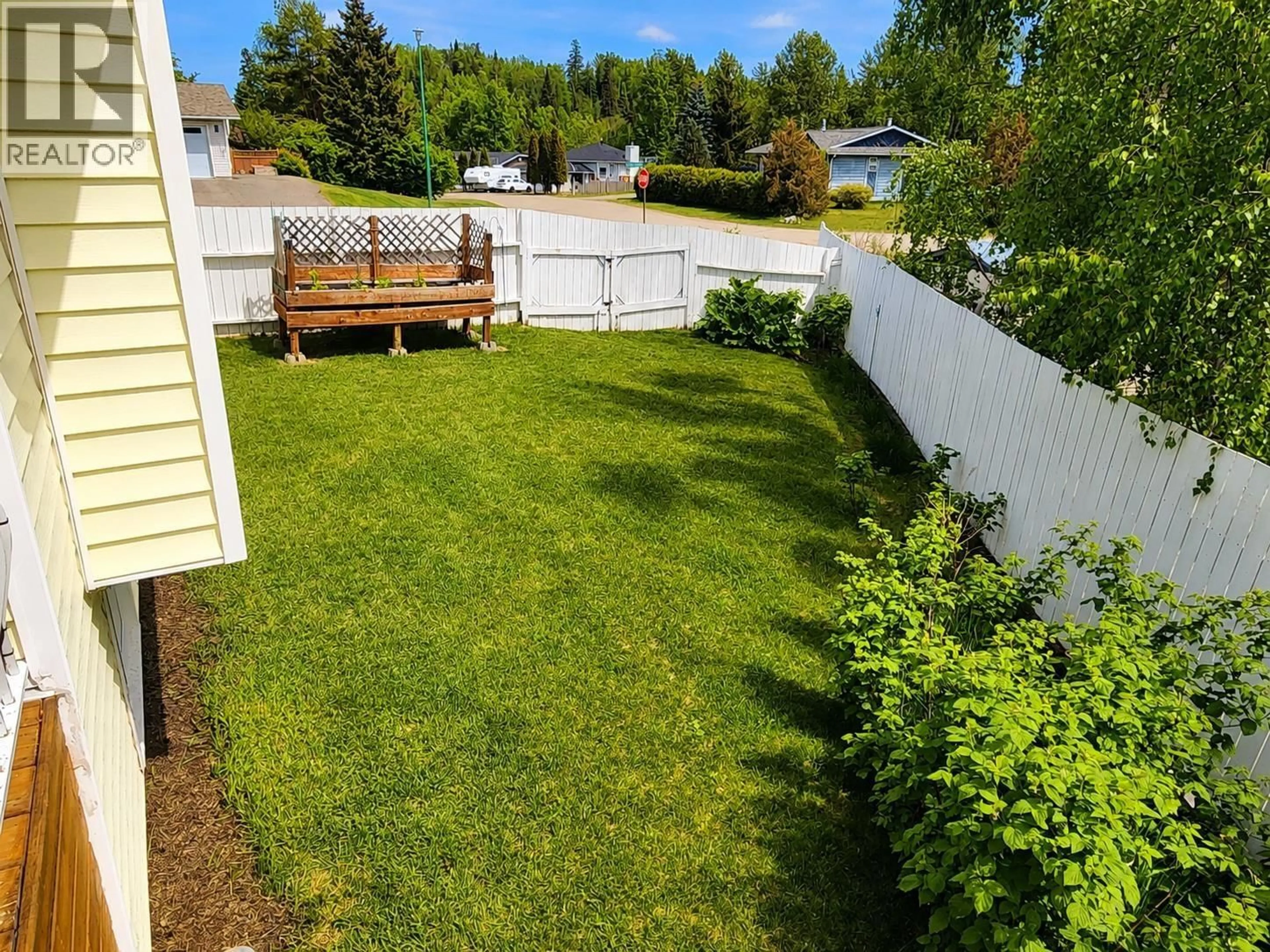 A pic from outside/outdoor area/front of a property/back of a property/a pic from drone, unknown for 3819 BRENTWOOD PLACE, Mount Alder British Columbia V2K3Y1