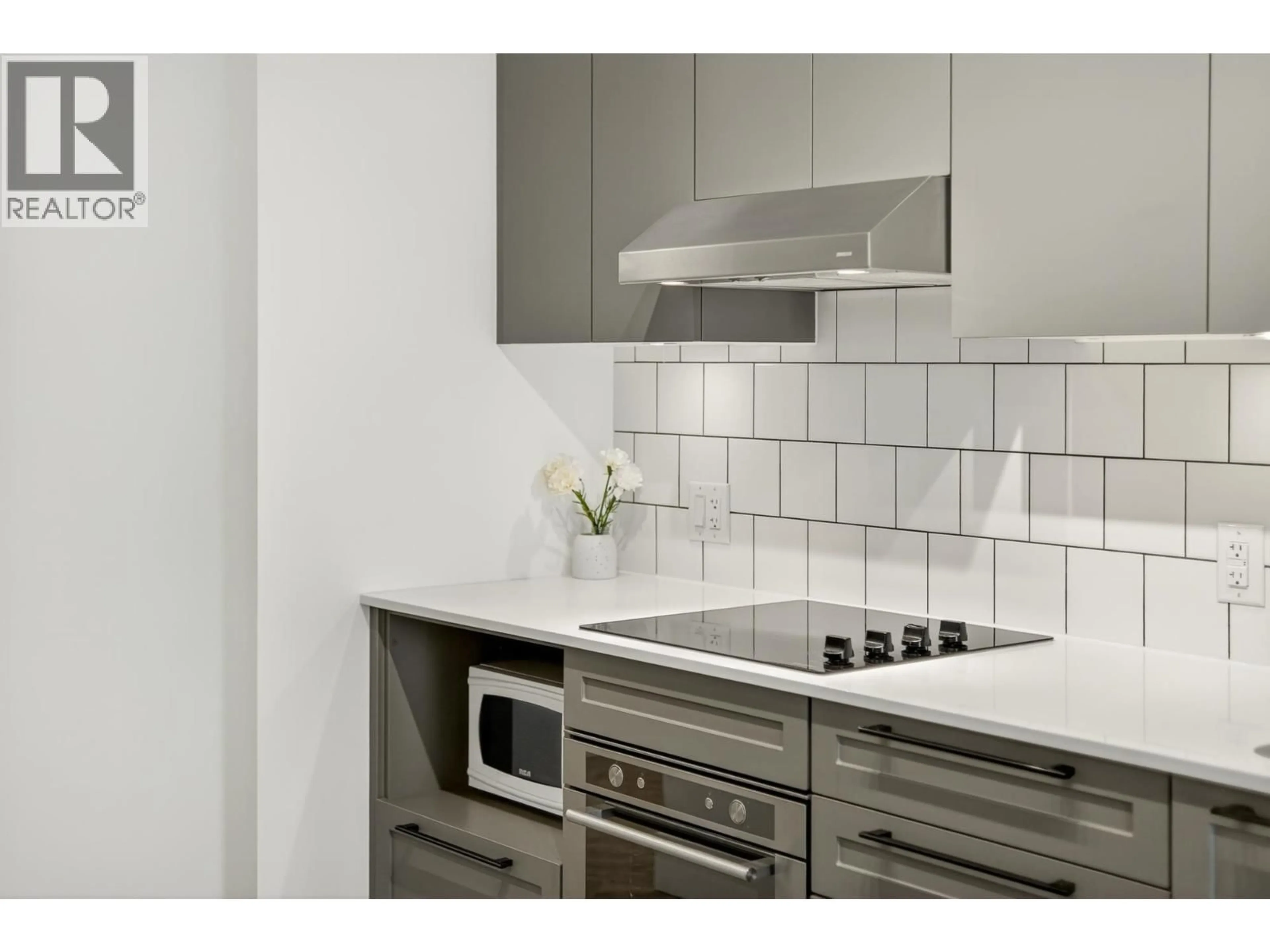 Standard kitchen, ceramic/tile floor for 504 - 9228 SLOPES MEWS, Burnaby British Columbia V5A0E9