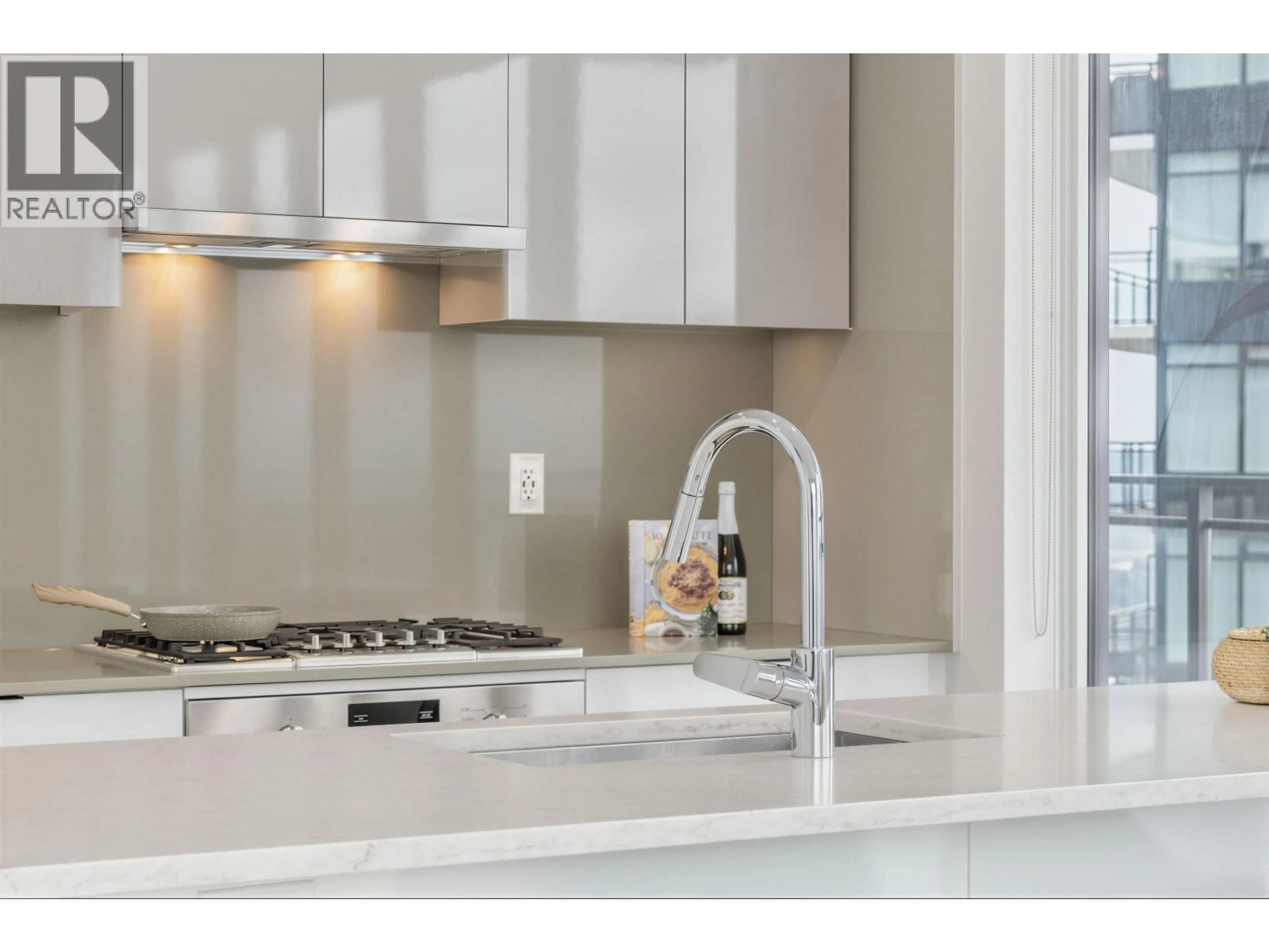 Contemporary kitchen, ceramic/tile floor for 2602 - 4711 HAZEL STREET, Burnaby British Columbia V5H0J9