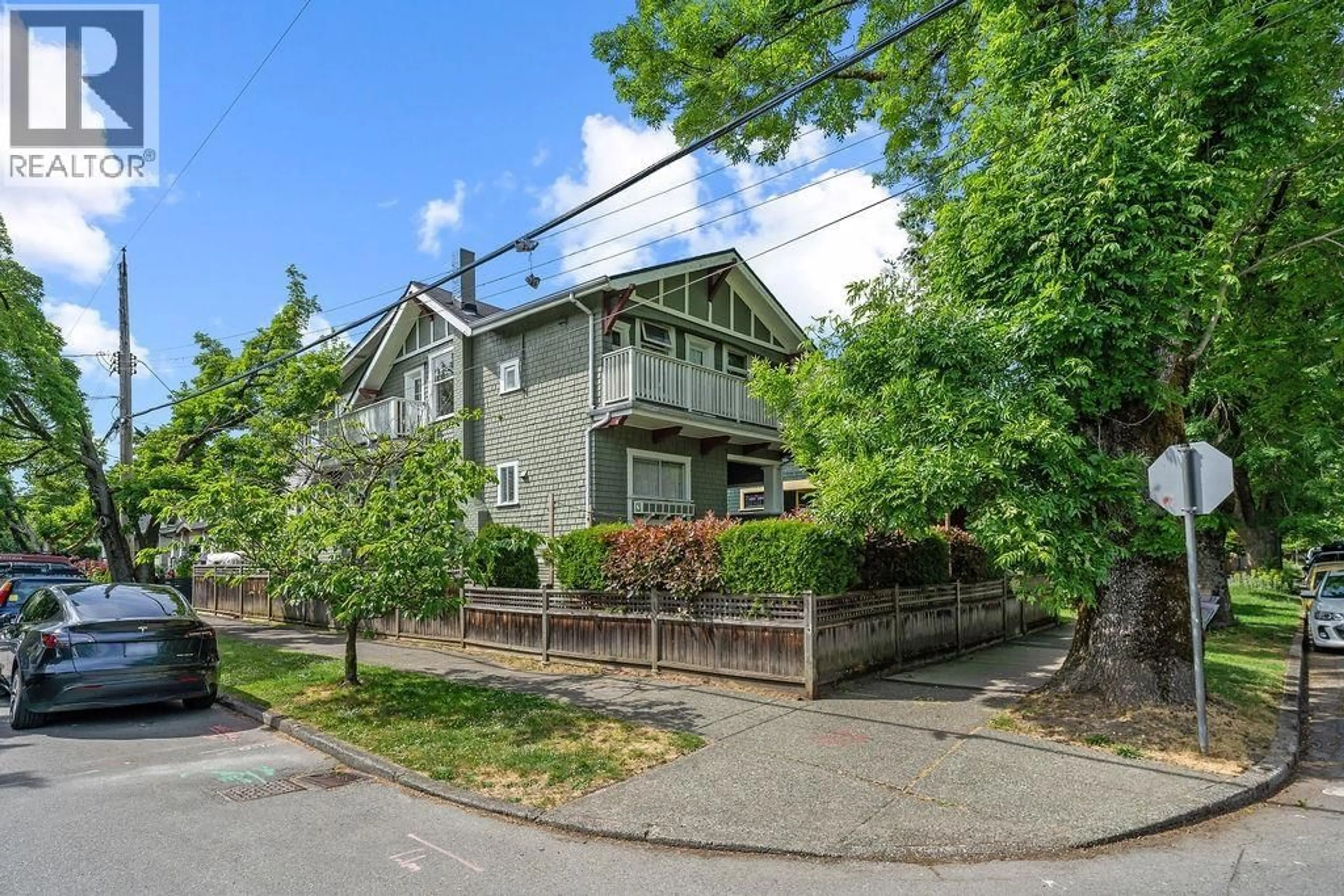 A pic from outside/outdoor area/front of a property/back of a property/a pic from drone, street for 2245 STEPHENS STREET, Vancouver British Columbia V6K3W5