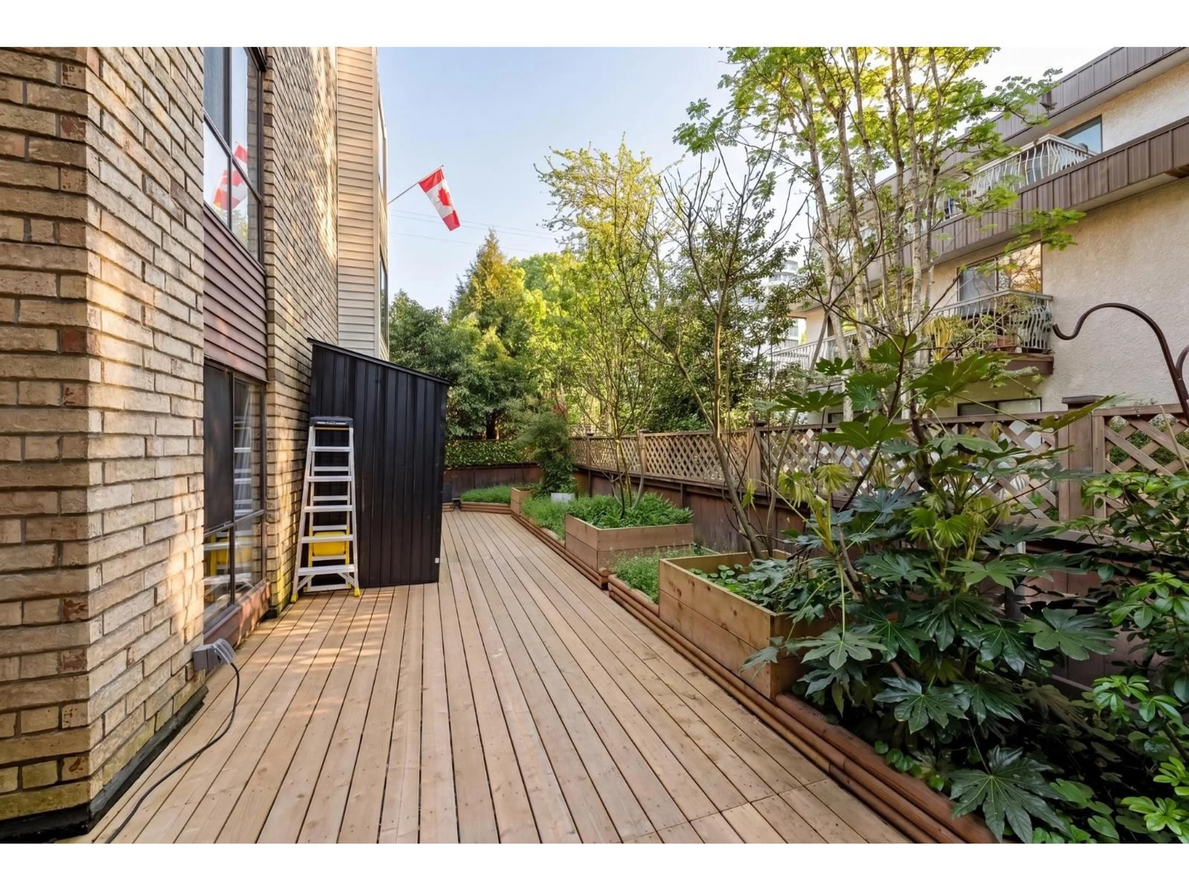 Patio, street for 105 - 15265 ROPER AVENUE, White Rock British Columbia V4B2E9