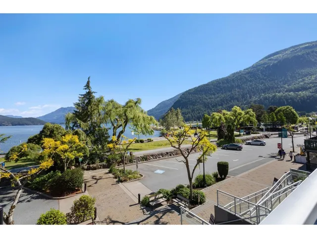 212C - 160 ESPLANADE AVENUE, Harrison Hot Springs 4
