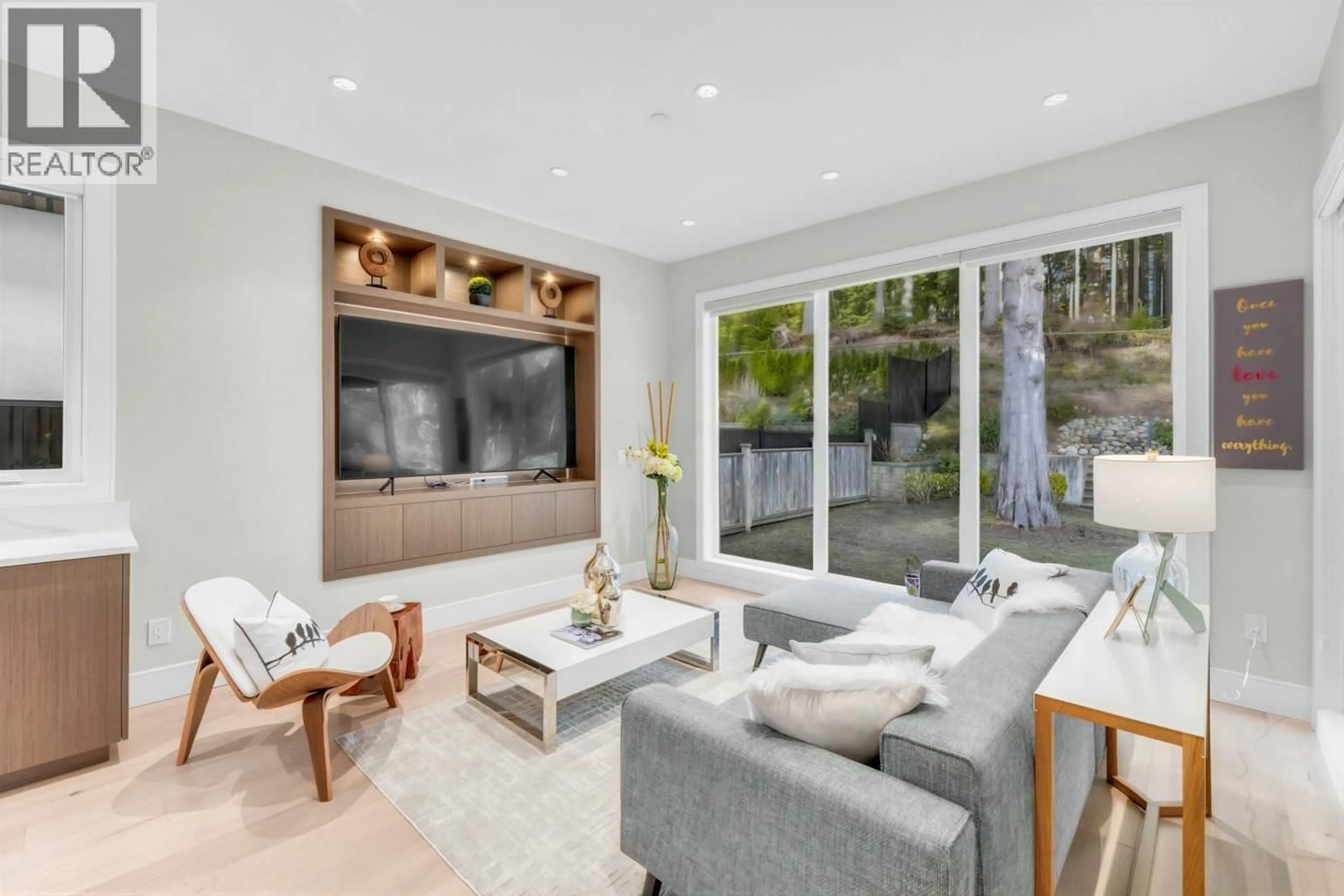 Living room with furniture, unknown for 31 GLENMORE DRIVE, West Vancouver British Columbia V7S1A5