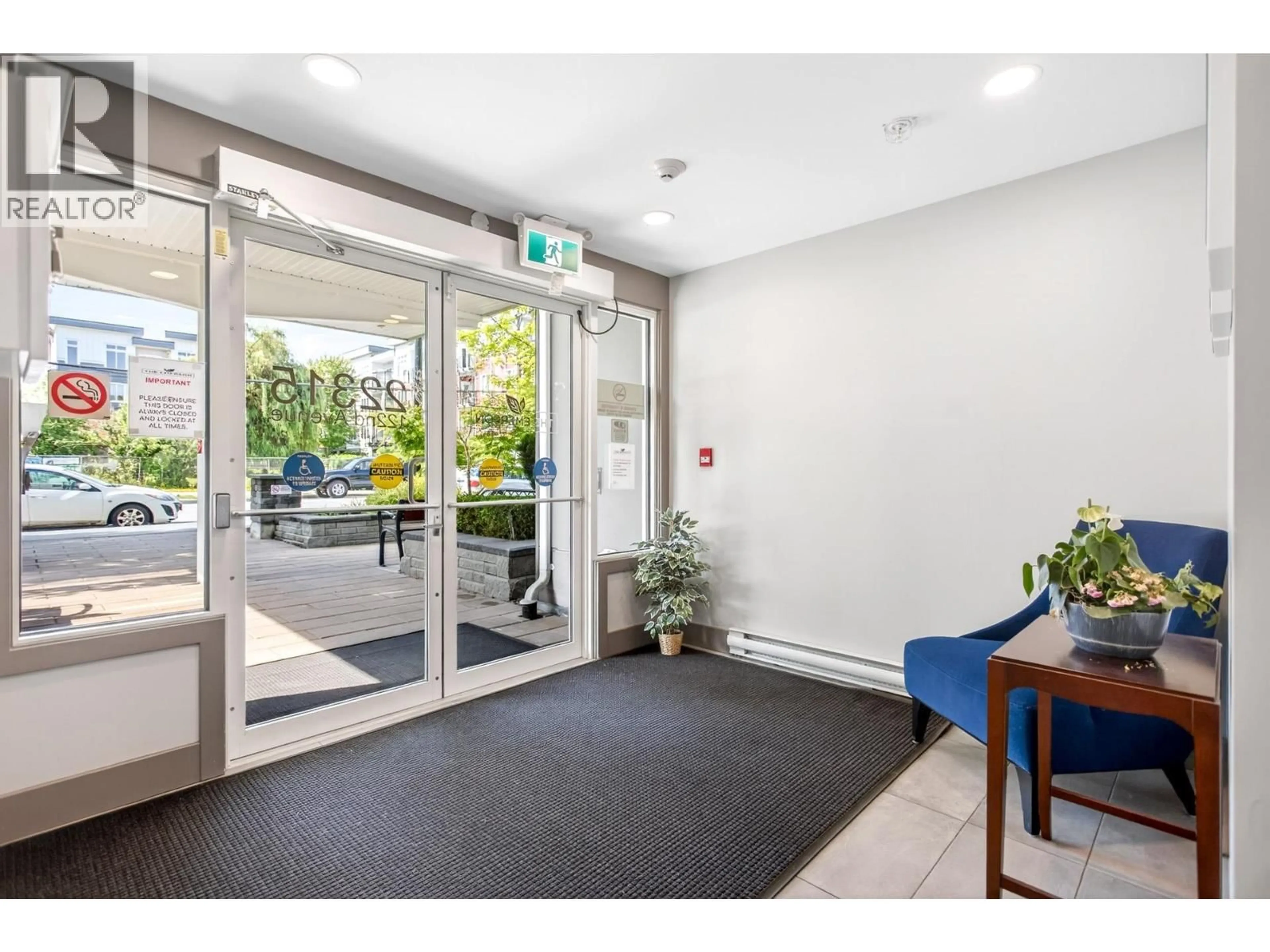 Indoor foyer for 409 - 22315 122 AVENUE, Maple Ridge British Columbia V2X4K7
