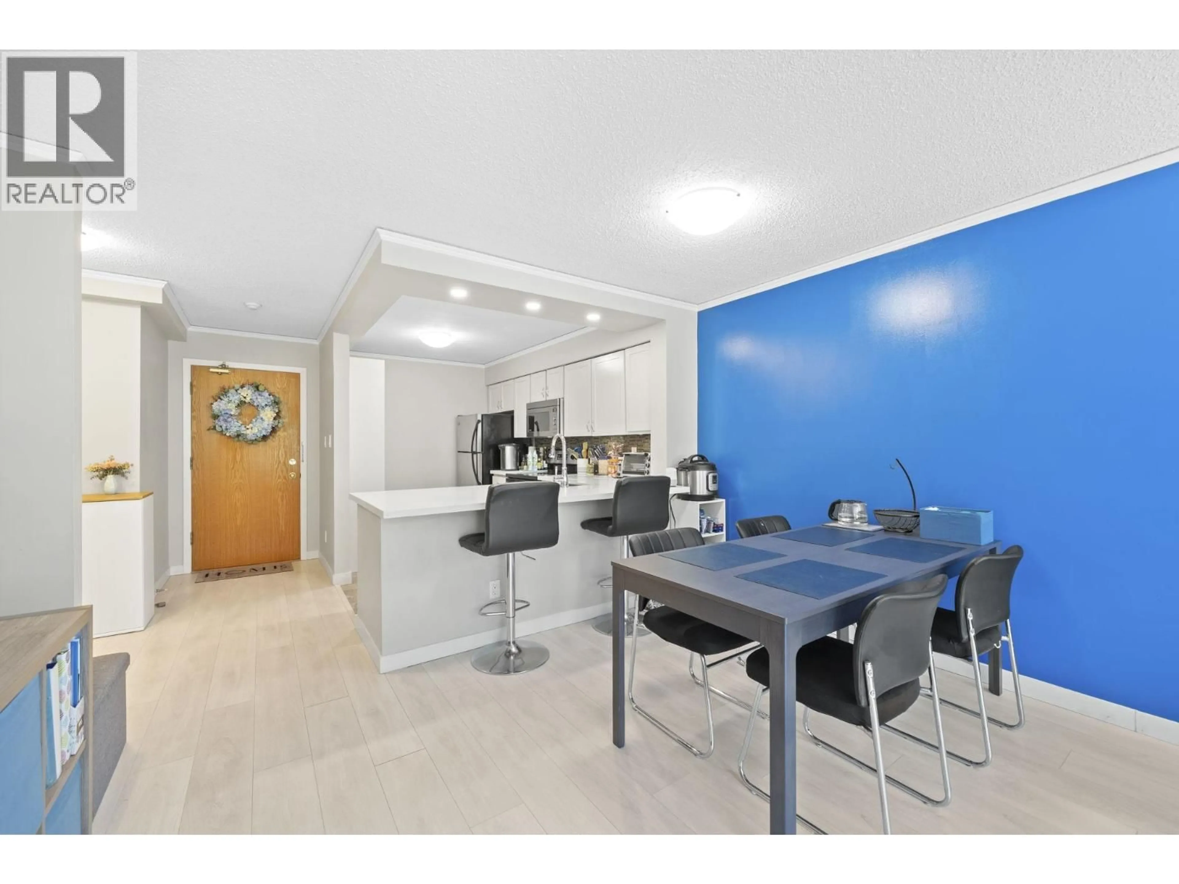 Dining room, unknown for 403 - 6070 MCMURRAY AVENUE, Burnaby British Columbia V5H4J3