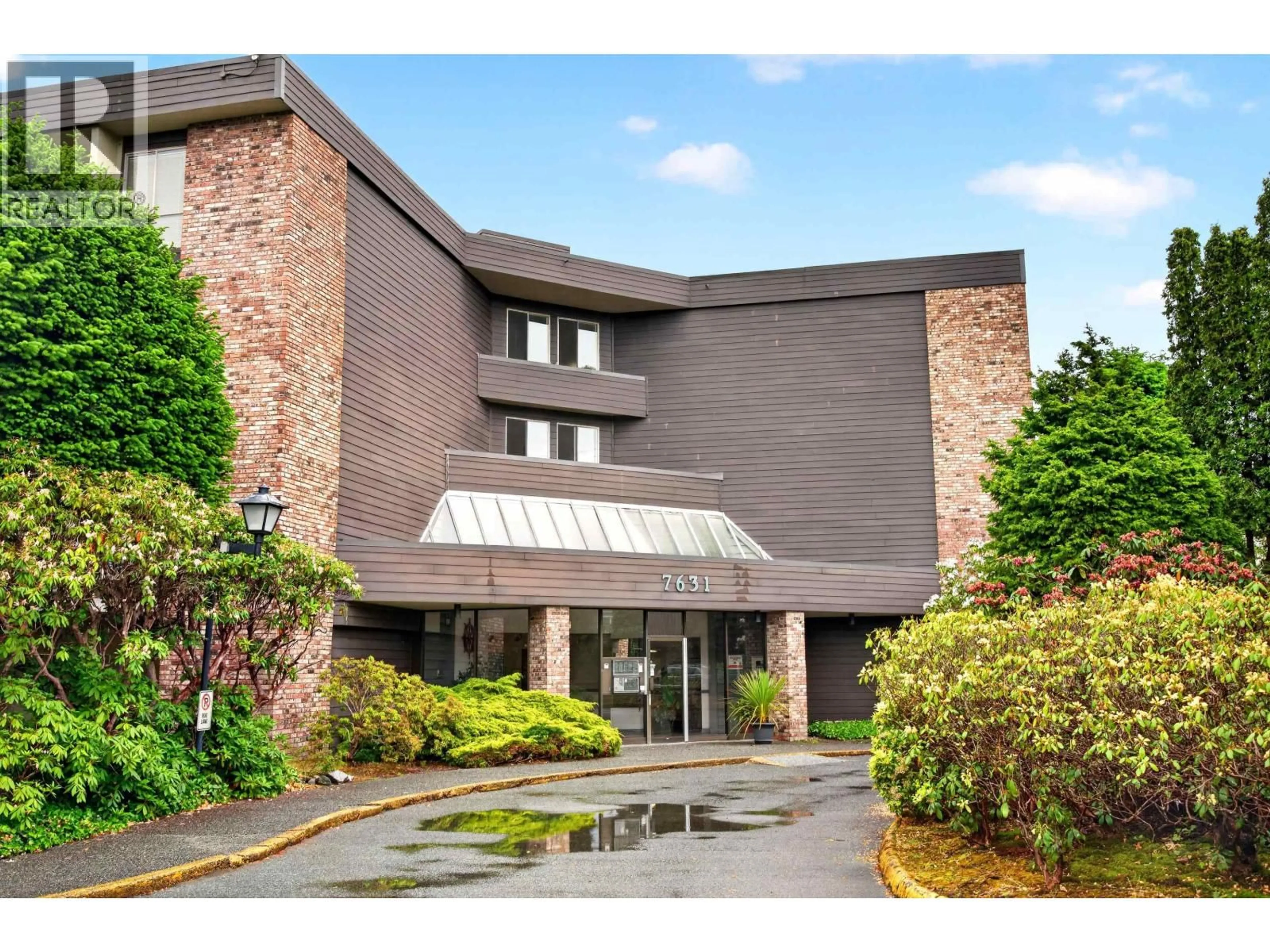 Indoor foyer for 214 - 7631 STEVESTON HIGHWAY, Richmond British Columbia V7A4L7