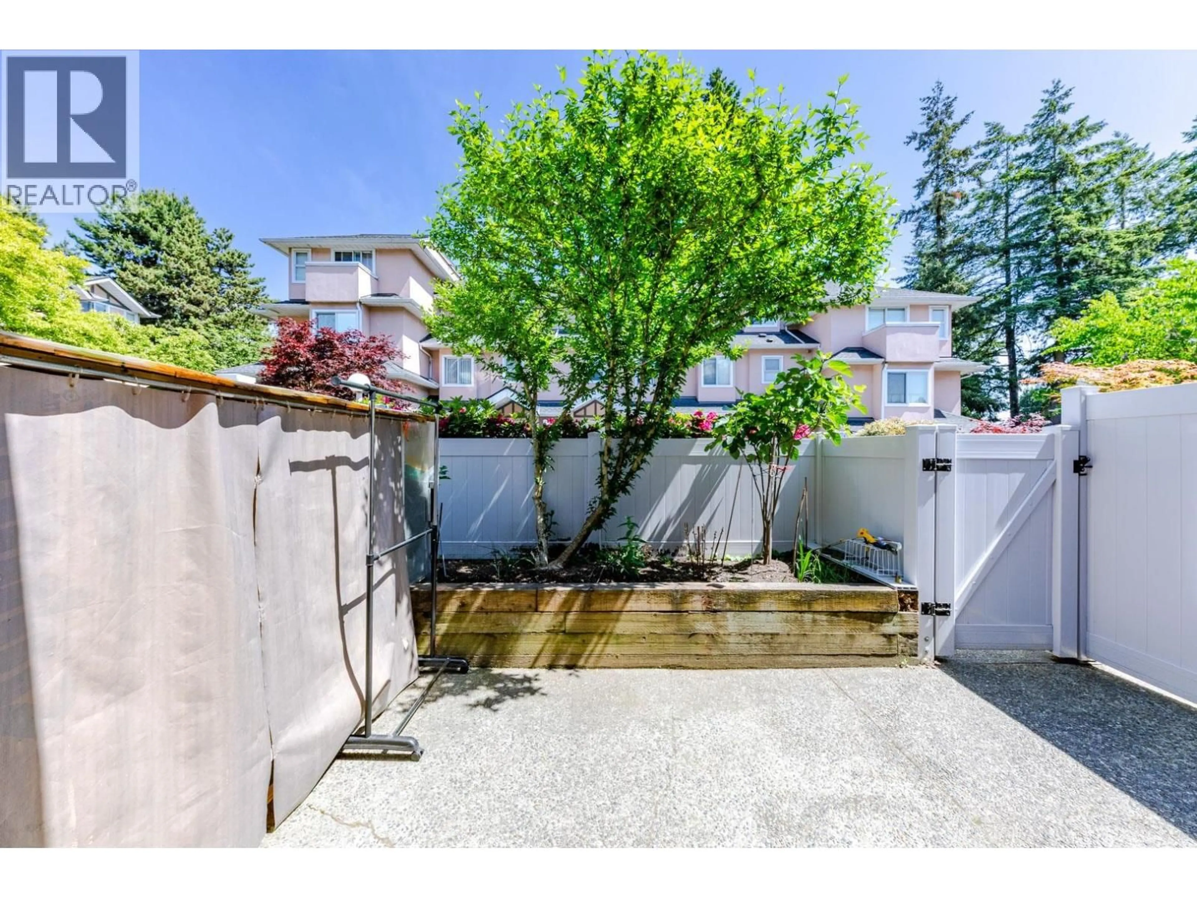 Patio, street for 19 - 7433 16TH STREET, Burnaby British Columbia V3N4Z5