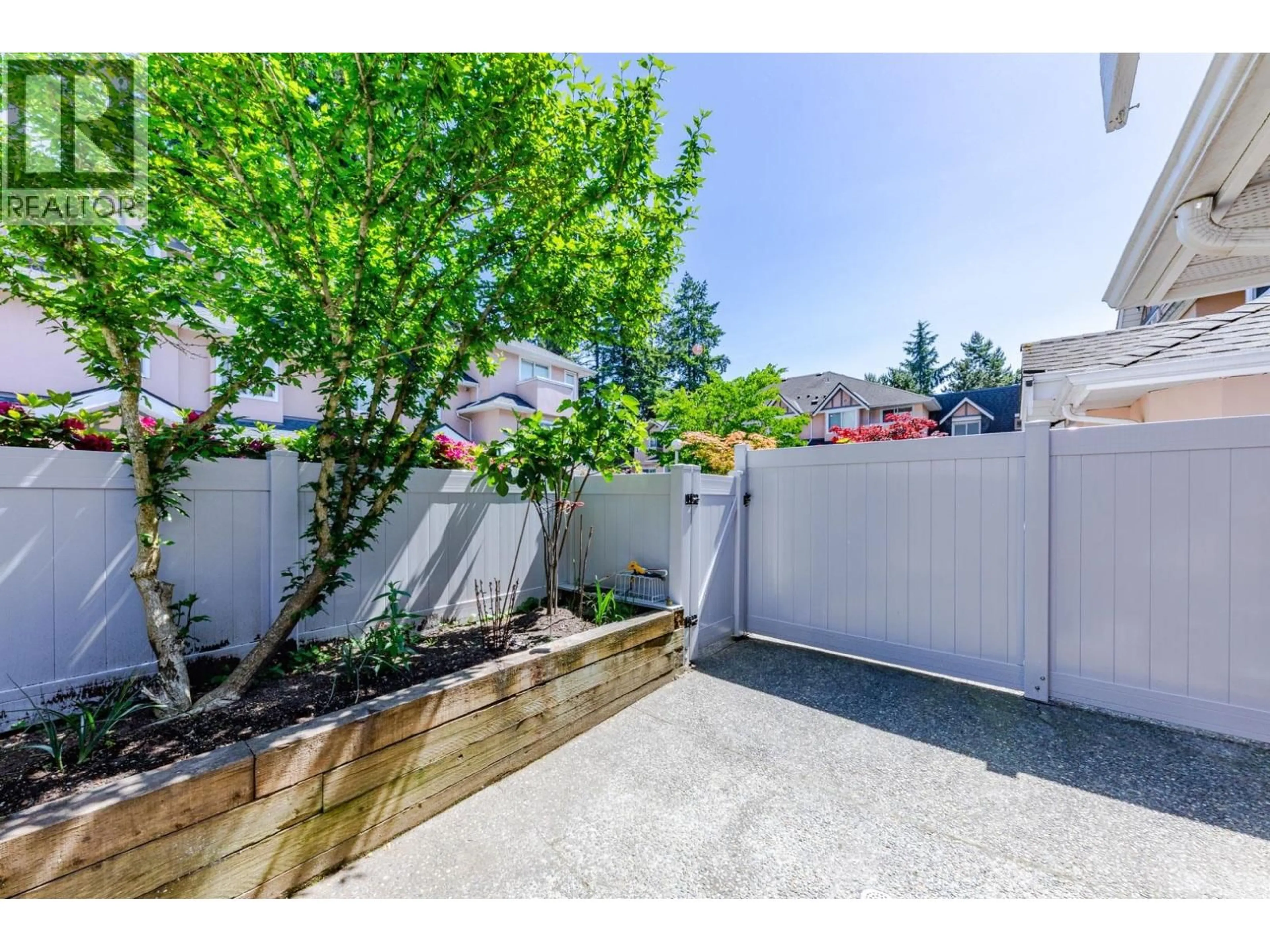 Patio, street for 19 - 7433 16TH STREET, Burnaby British Columbia V3N4Z5