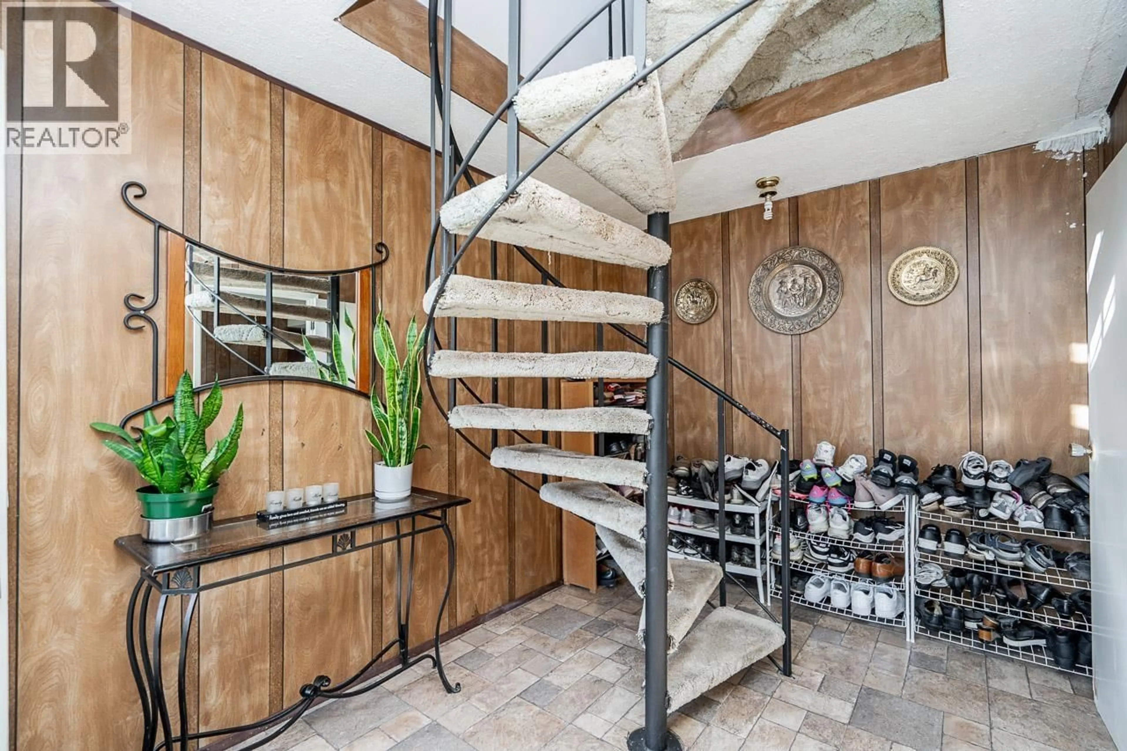 Stairs for 343 PEMBINA STREET, New Westminster British Columbia V3M5J5