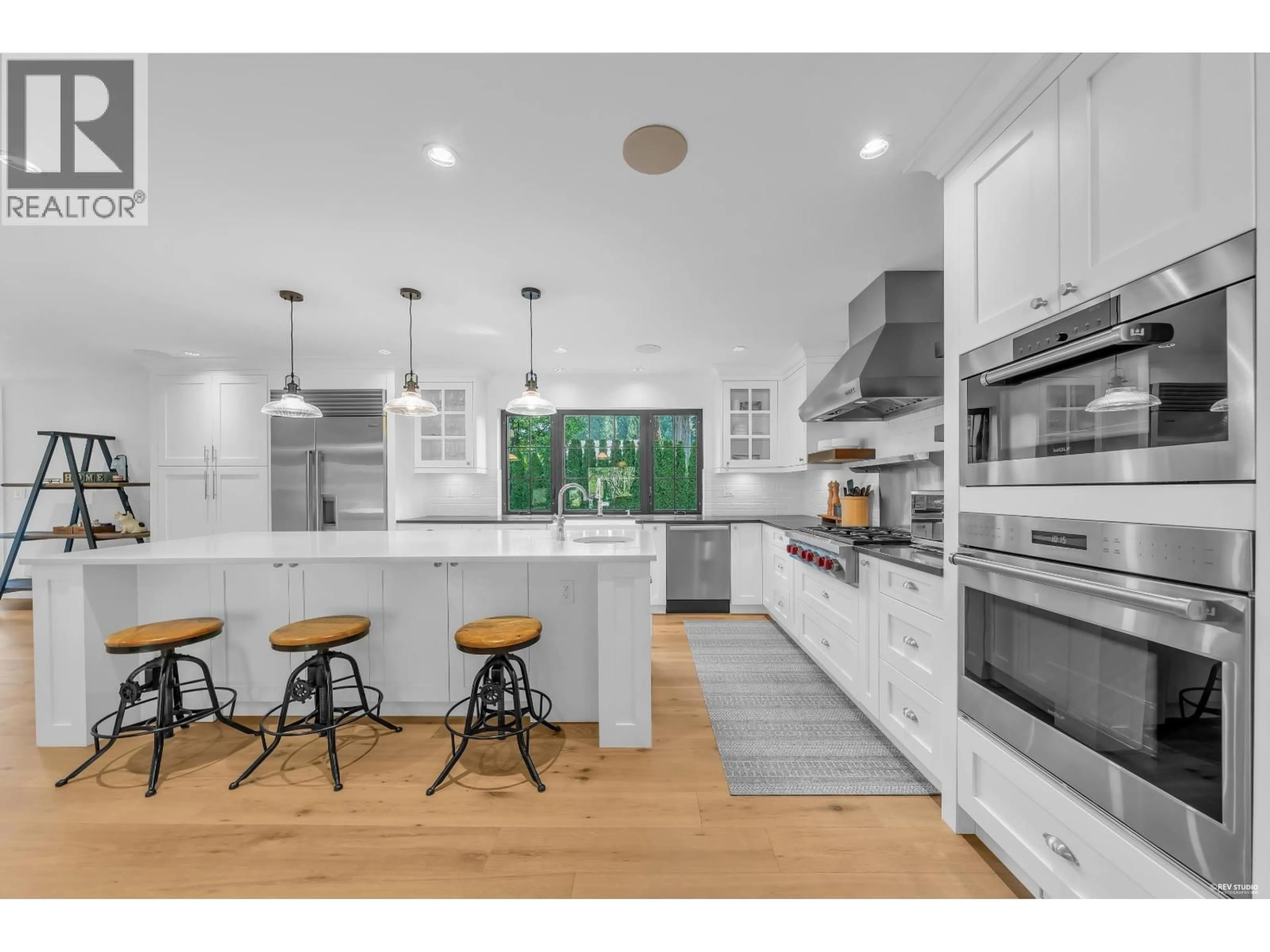 Open concept kitchen, unknown for 2270 ENNERDALE ROAD, North Vancouver British Columbia V7J3N4