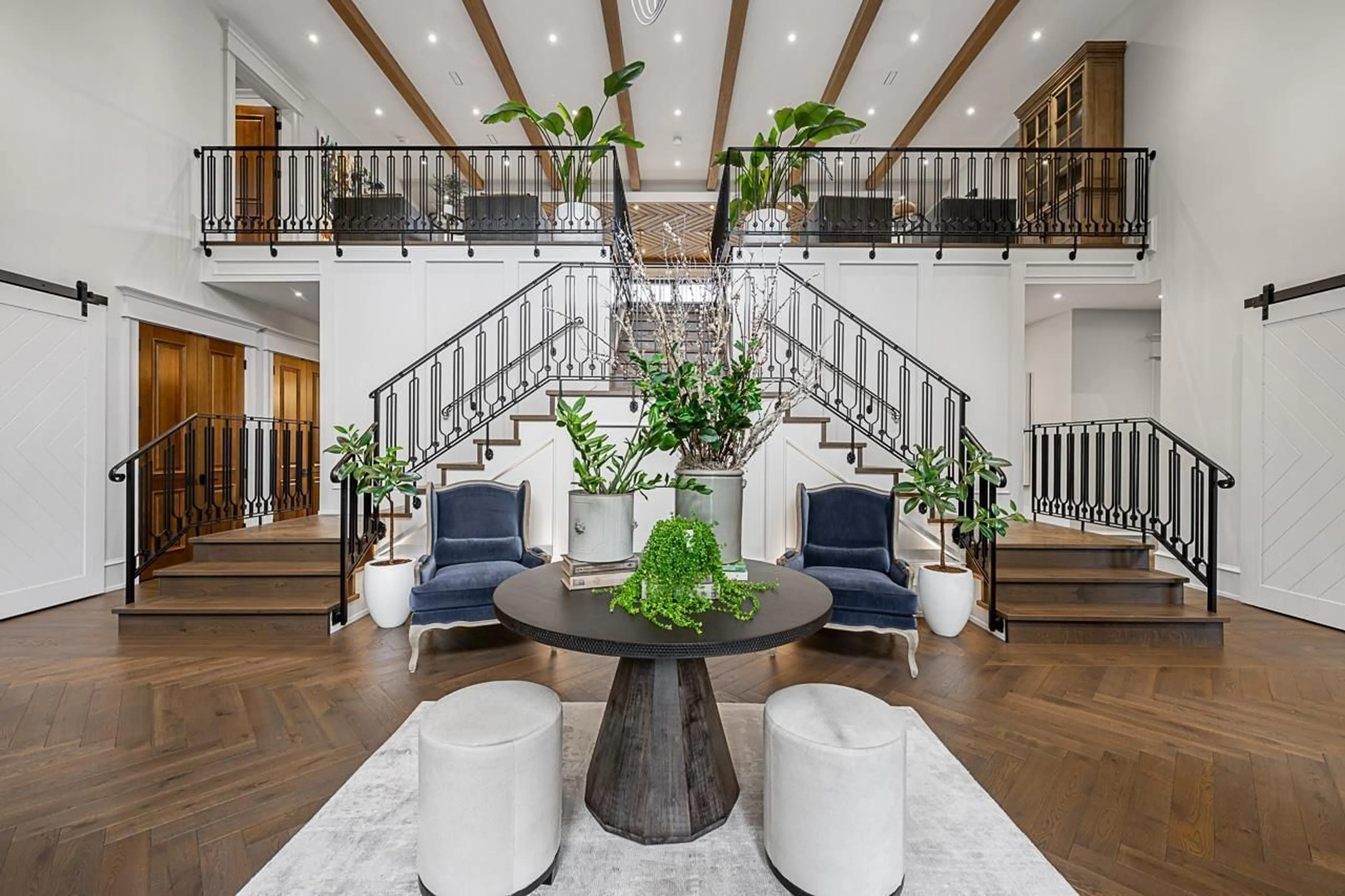 Indoor foyer for 18256 21A AVENUE, Surrey British Columbia V3Z9W2