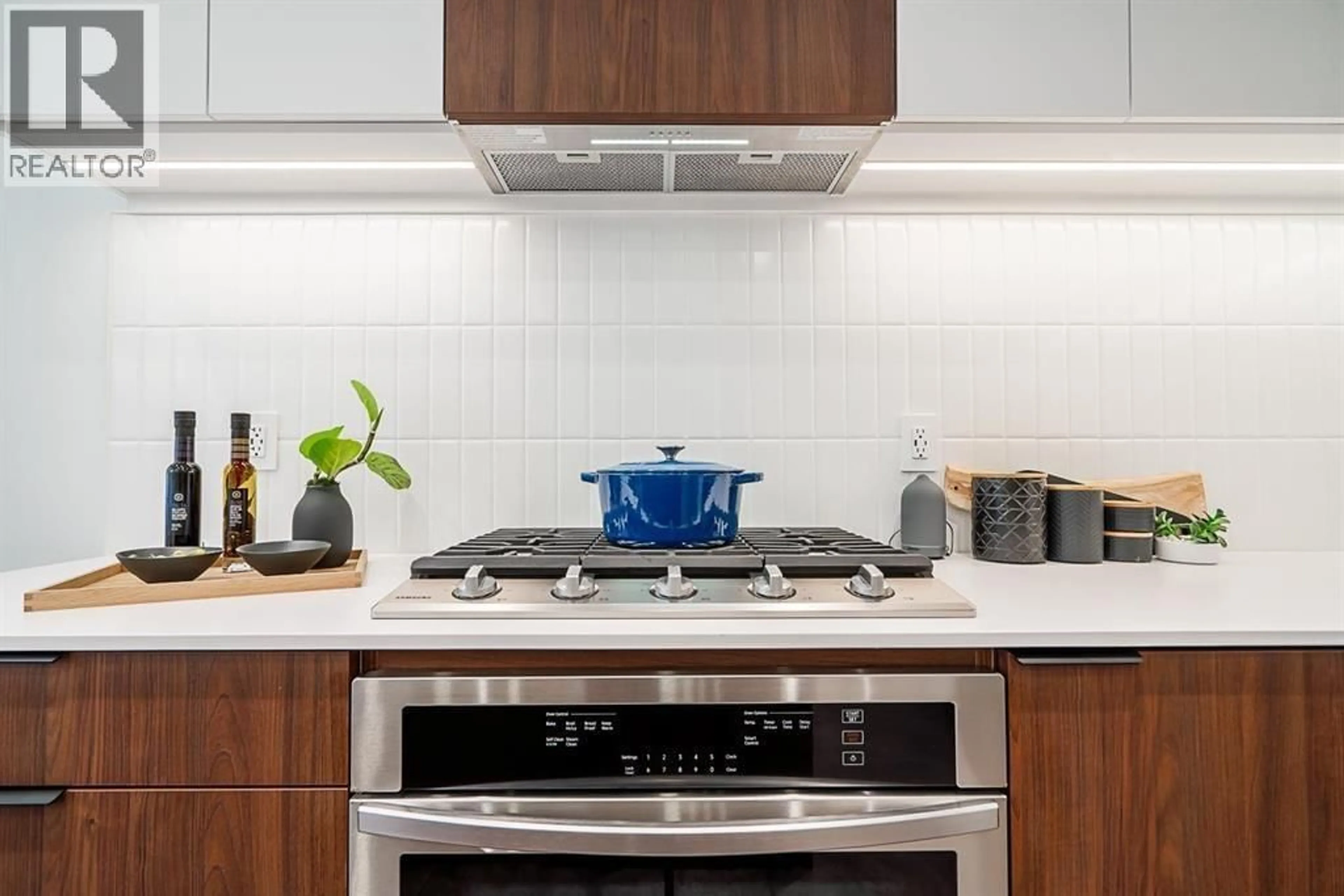 Contemporary kitchen, ceramic/tile floor for 411 - 623 KEMSLEY AVENUE, Coquitlam British Columbia V3J0L8