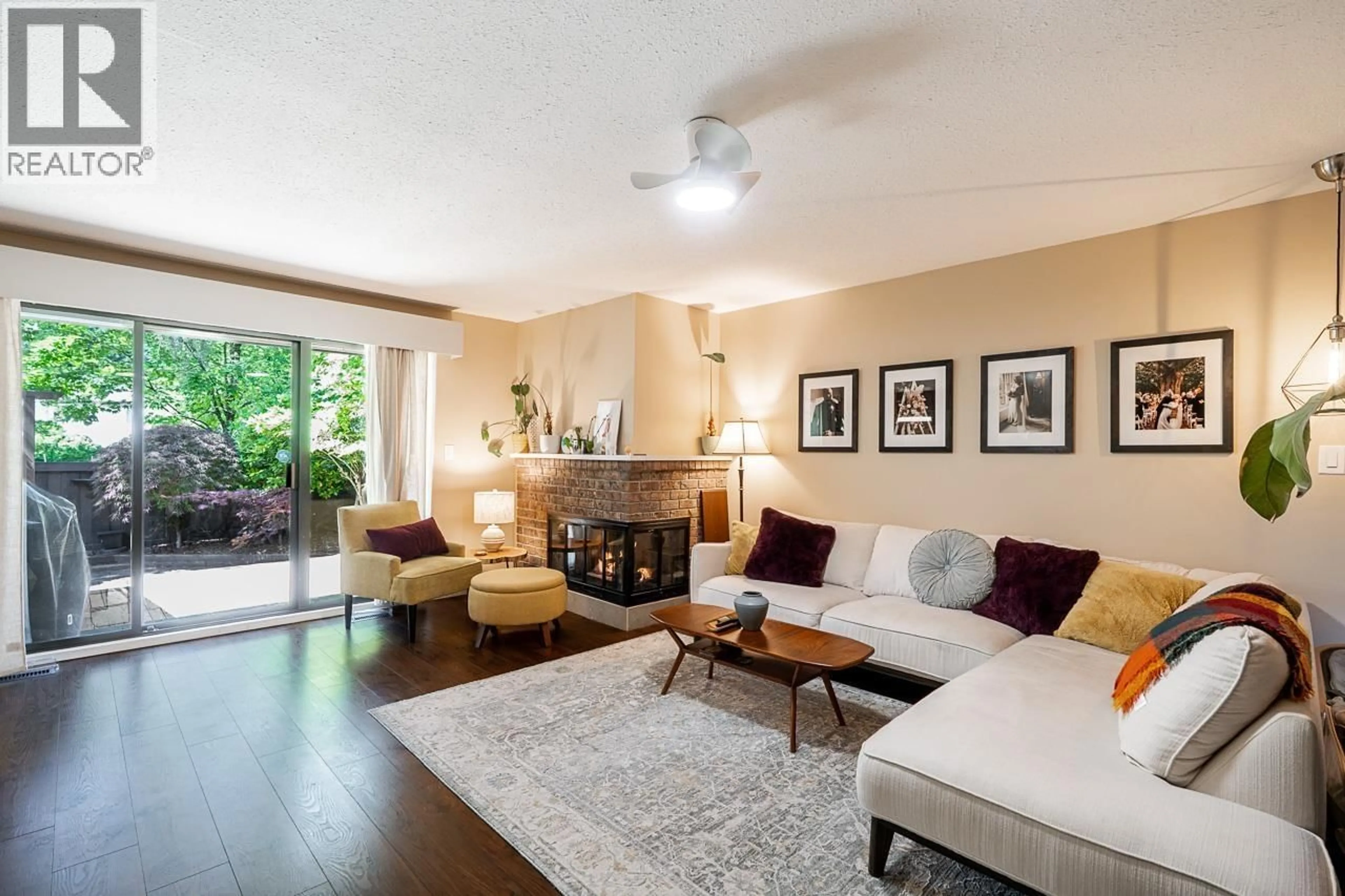 Living room with furniture, unknown for 11 - 3350 ROSEMONT DRIVE, Vancouver British Columbia V5S2C9