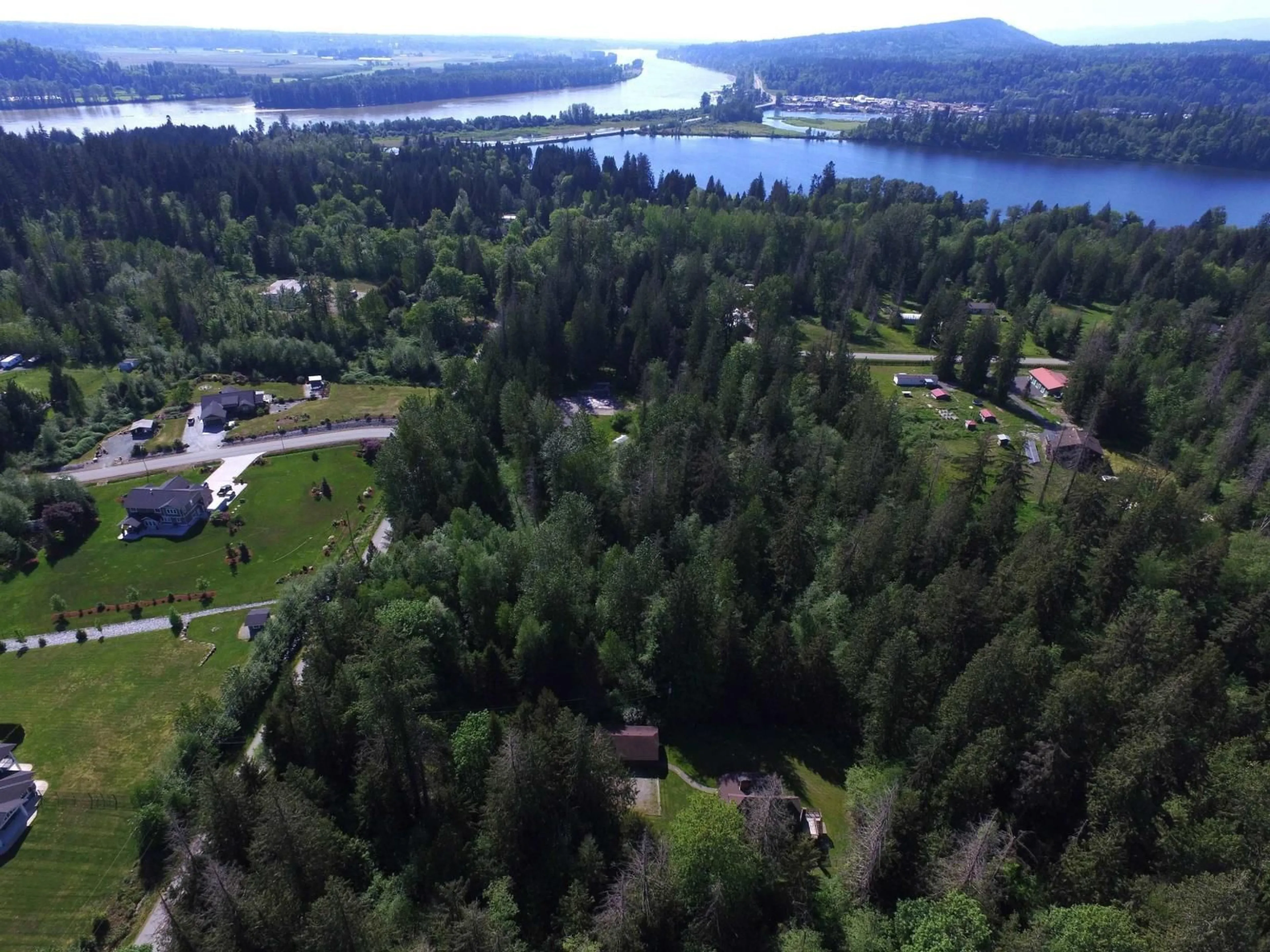 A pic from outside/outdoor area/front of a property/back of a property/a pic from drone, water/lake/river/ocean view for 29933 ANDERSON AVENUE, Mission British Columbia V4S1H9