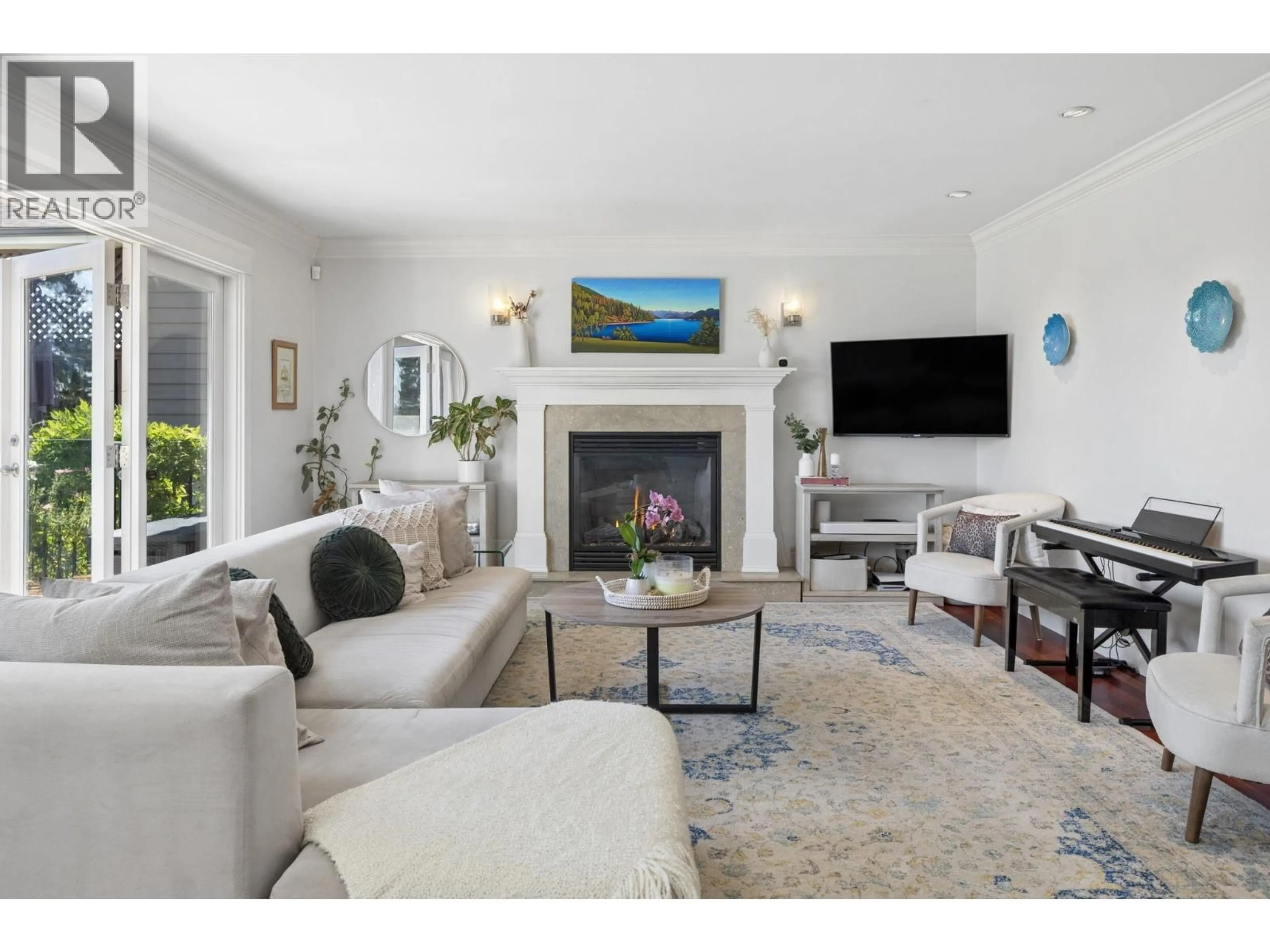 Living room with furniture, unknown for 1225 ADDERLEY STREET, North Vancouver British Columbia V7L1T6