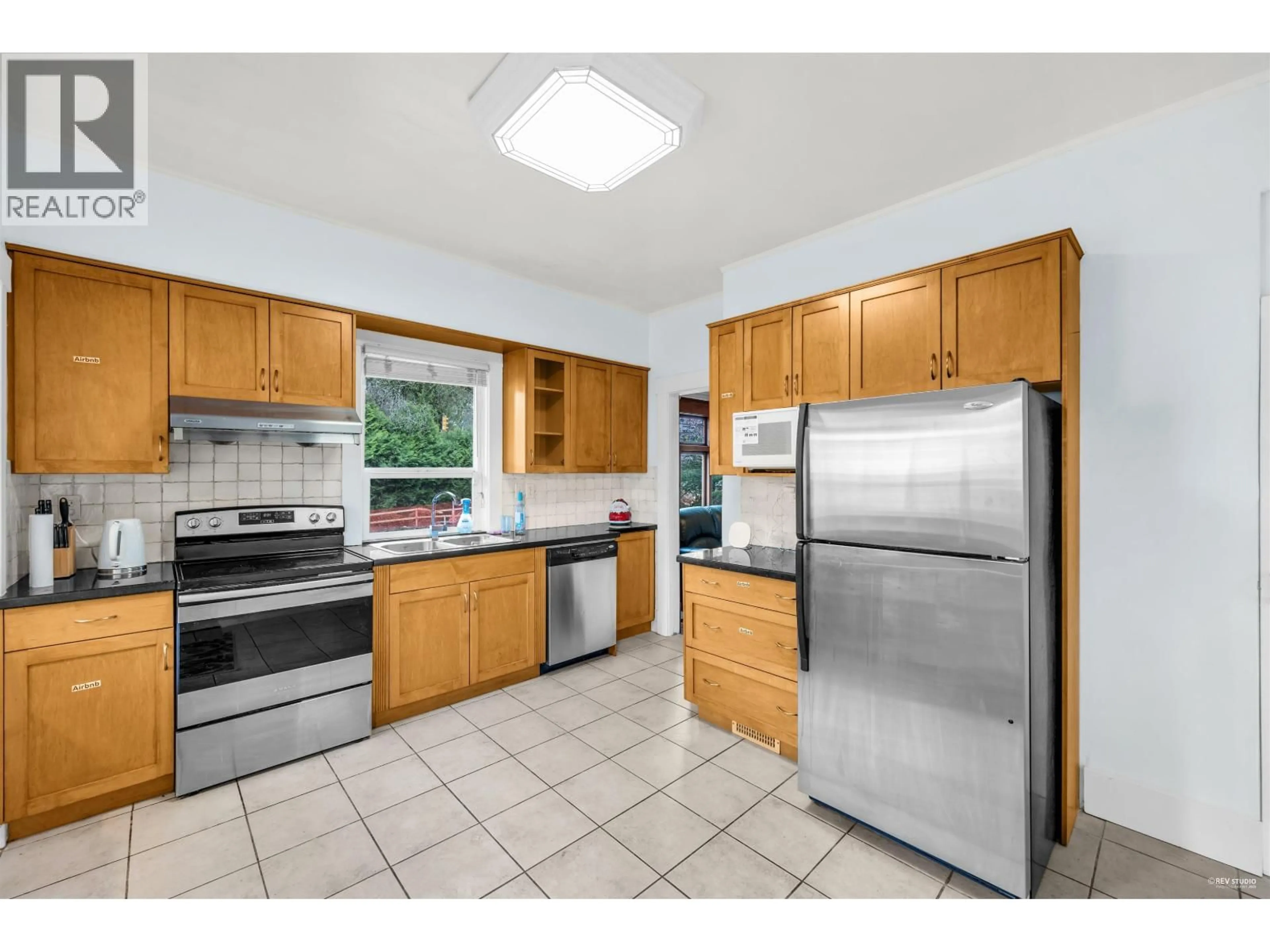 Standard kitchen, ceramic/tile floor for 6519 CYPRESS STREET, Vancouver British Columbia V6P5L5