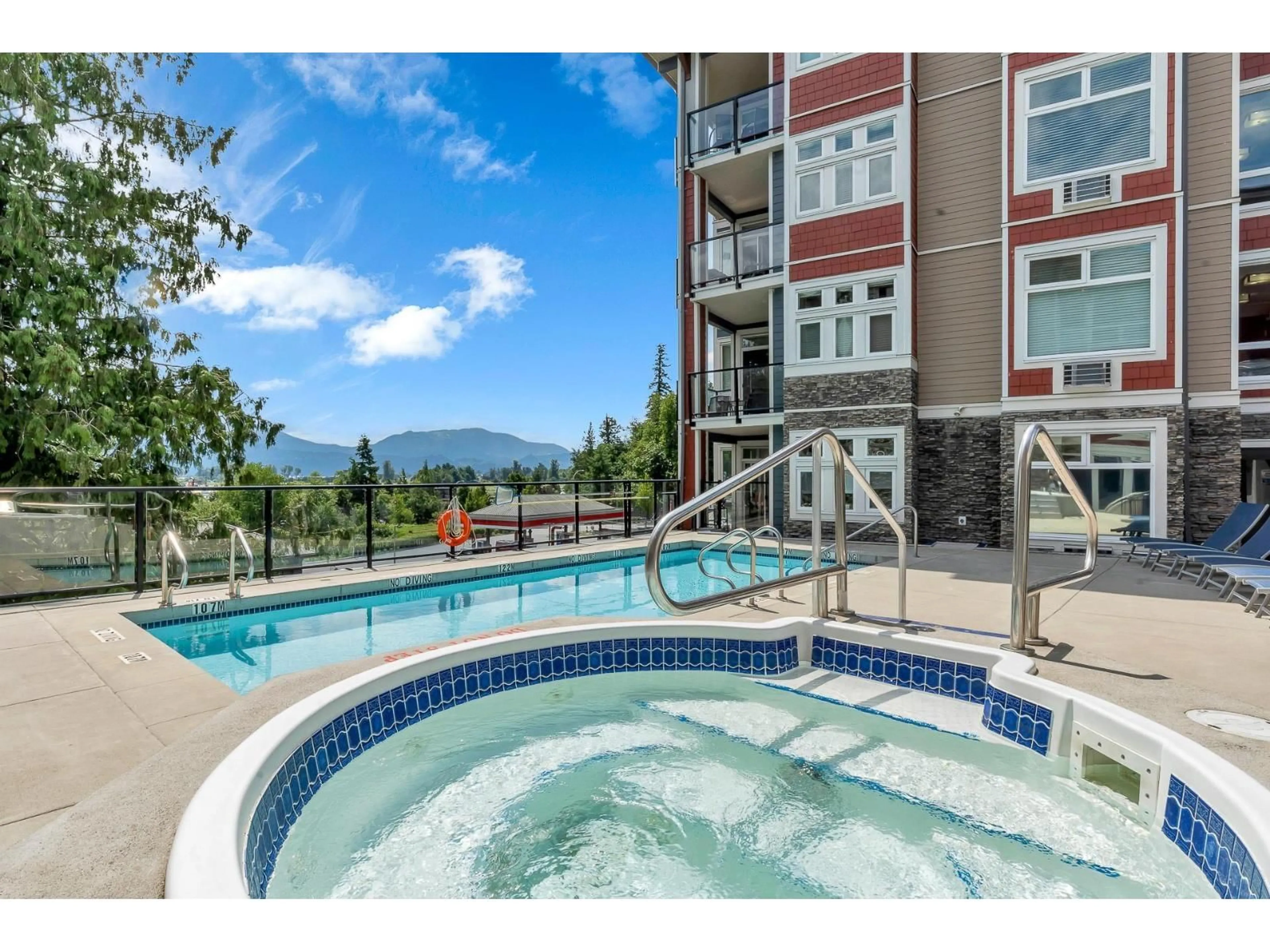 Pool for 406 - 2242 WHATCOM ROAD, Abbotsford British Columbia V3G0G3