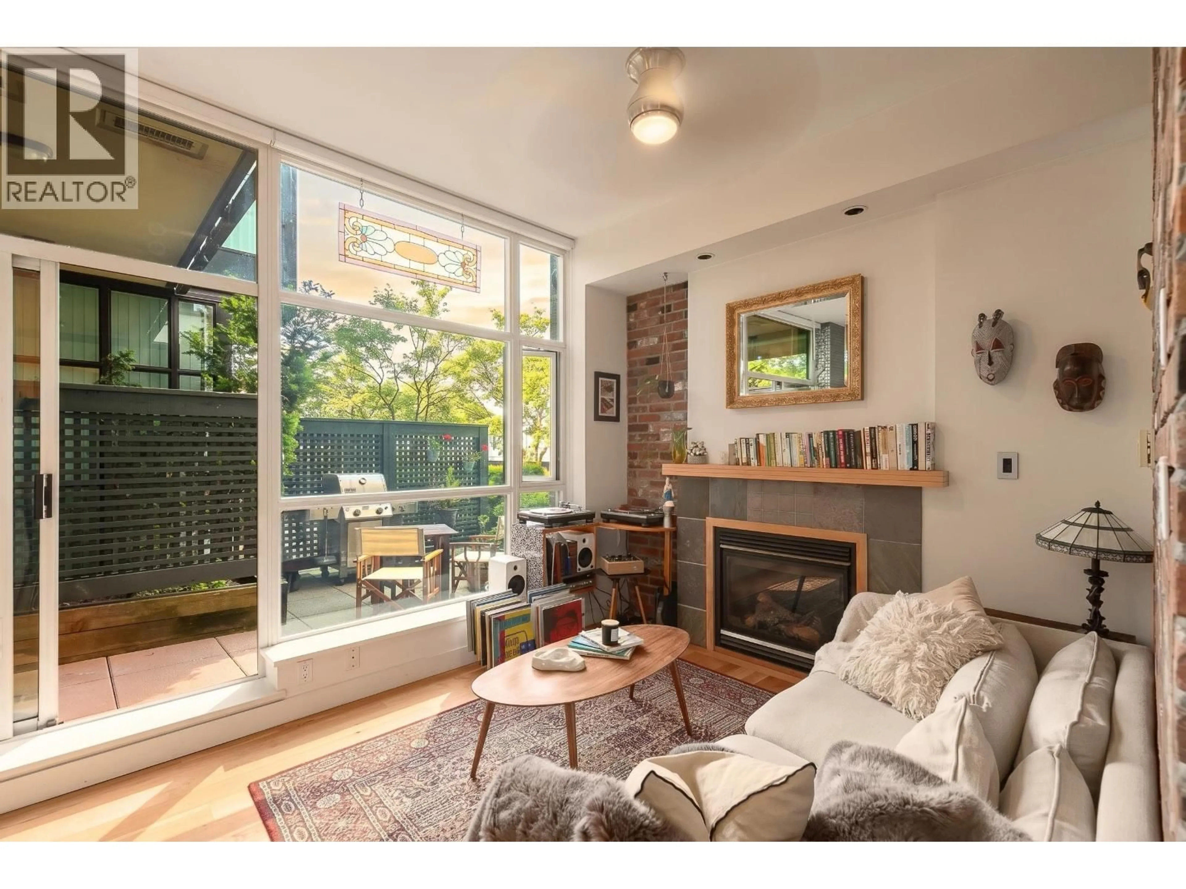 Living room with furniture, unknown for 218 - 2515 ONTARIO STREET, Vancouver British Columbia V5T4V4