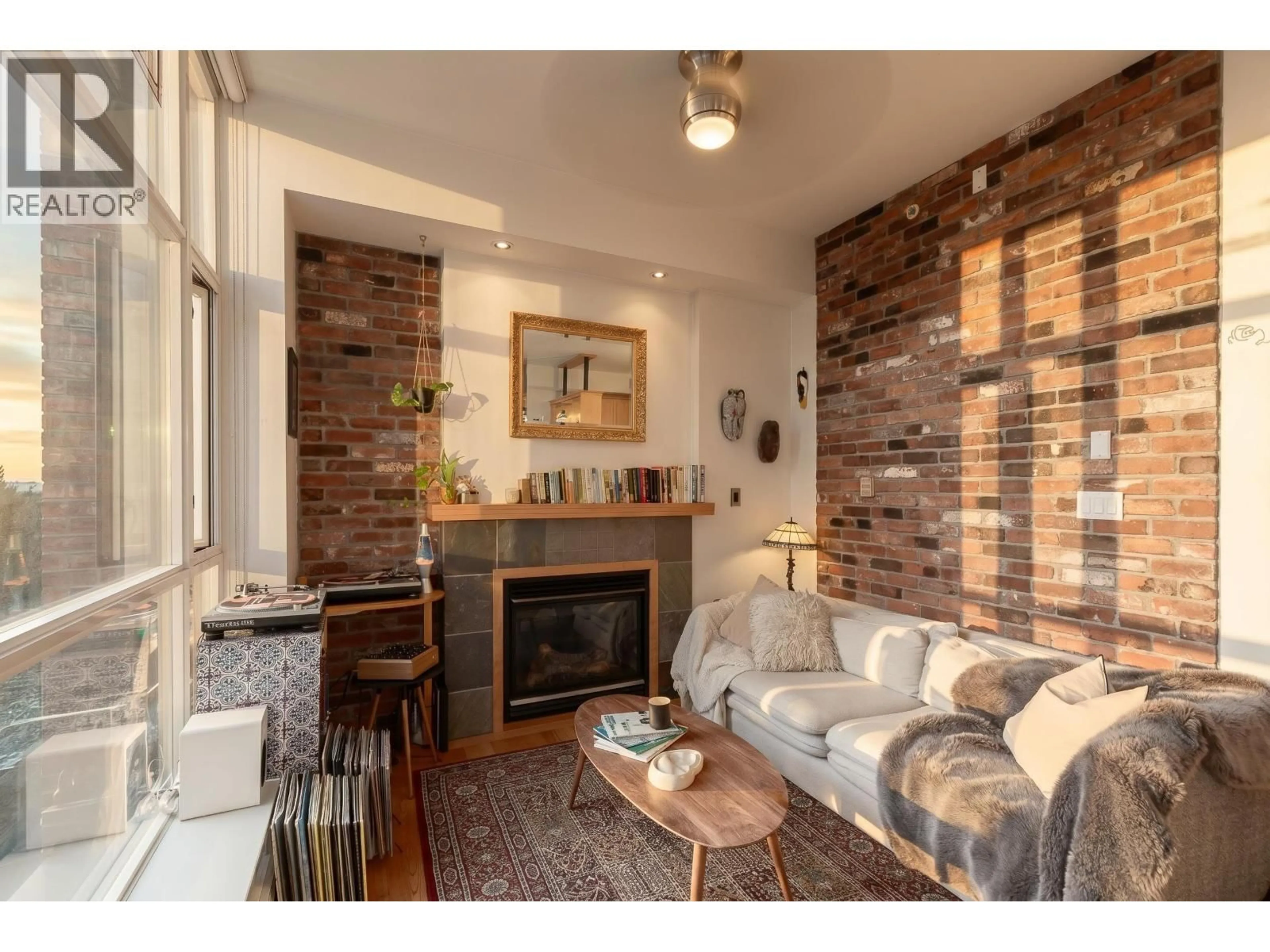 Living room with furniture, unknown for 218 - 2515 ONTARIO STREET, Vancouver British Columbia V5T4V4