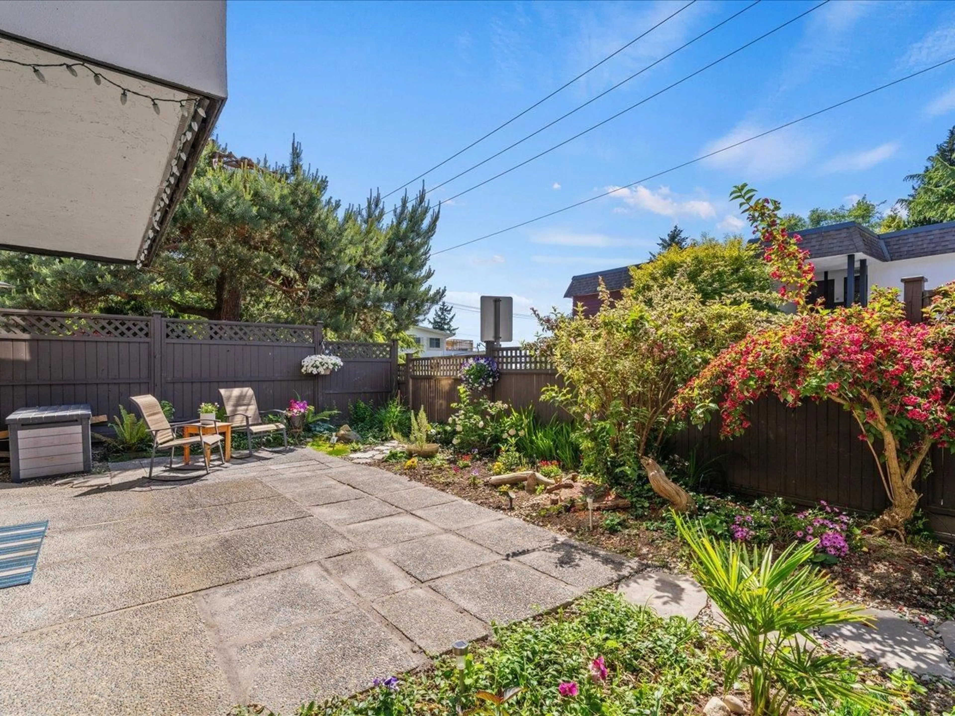Patio, street for 104 - 1319 MARTIN STREET, White Rock British Columbia V4B3W6