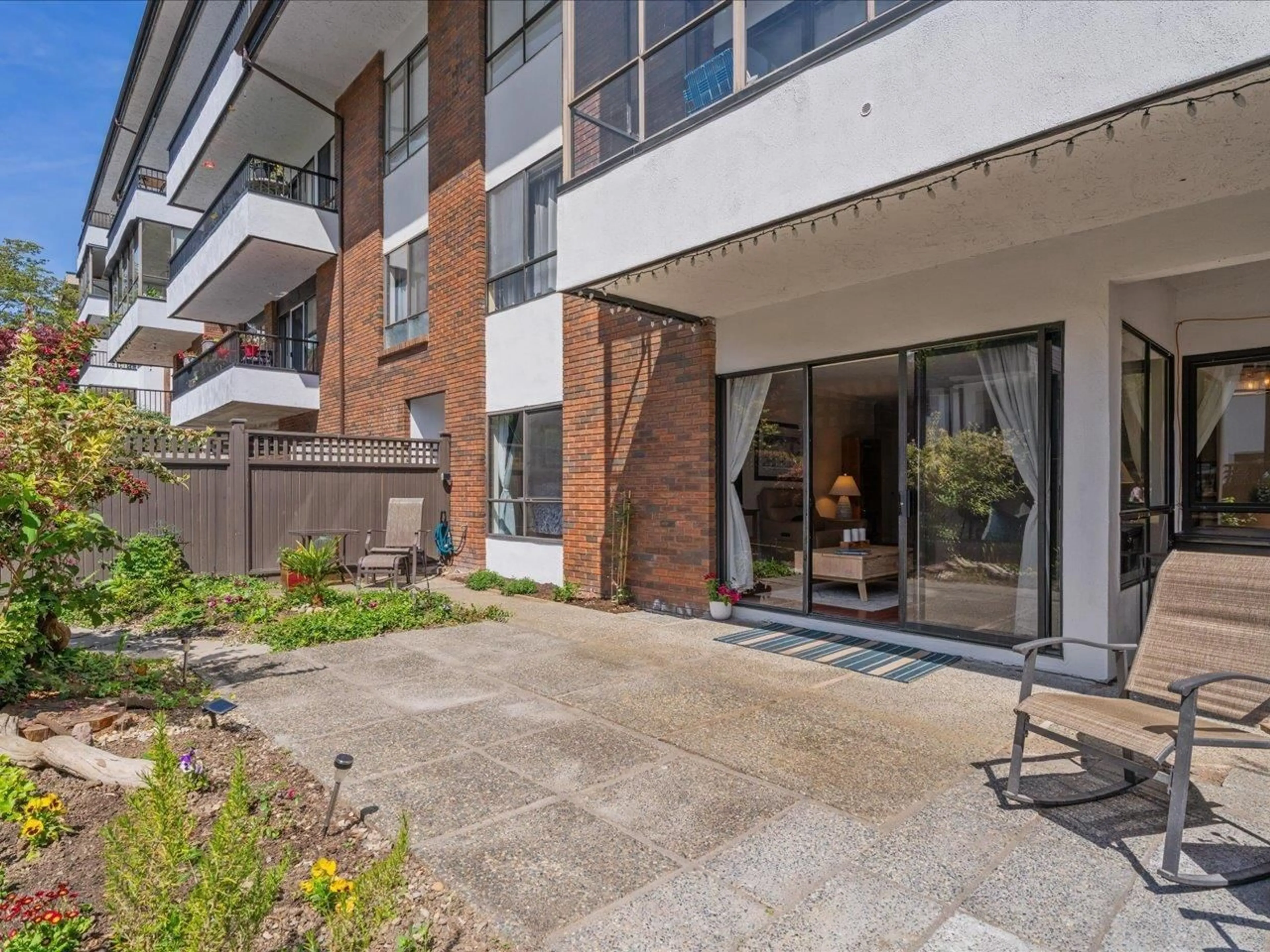 Unknown for 104 - 1319 MARTIN STREET, White Rock British Columbia V4B3W6
