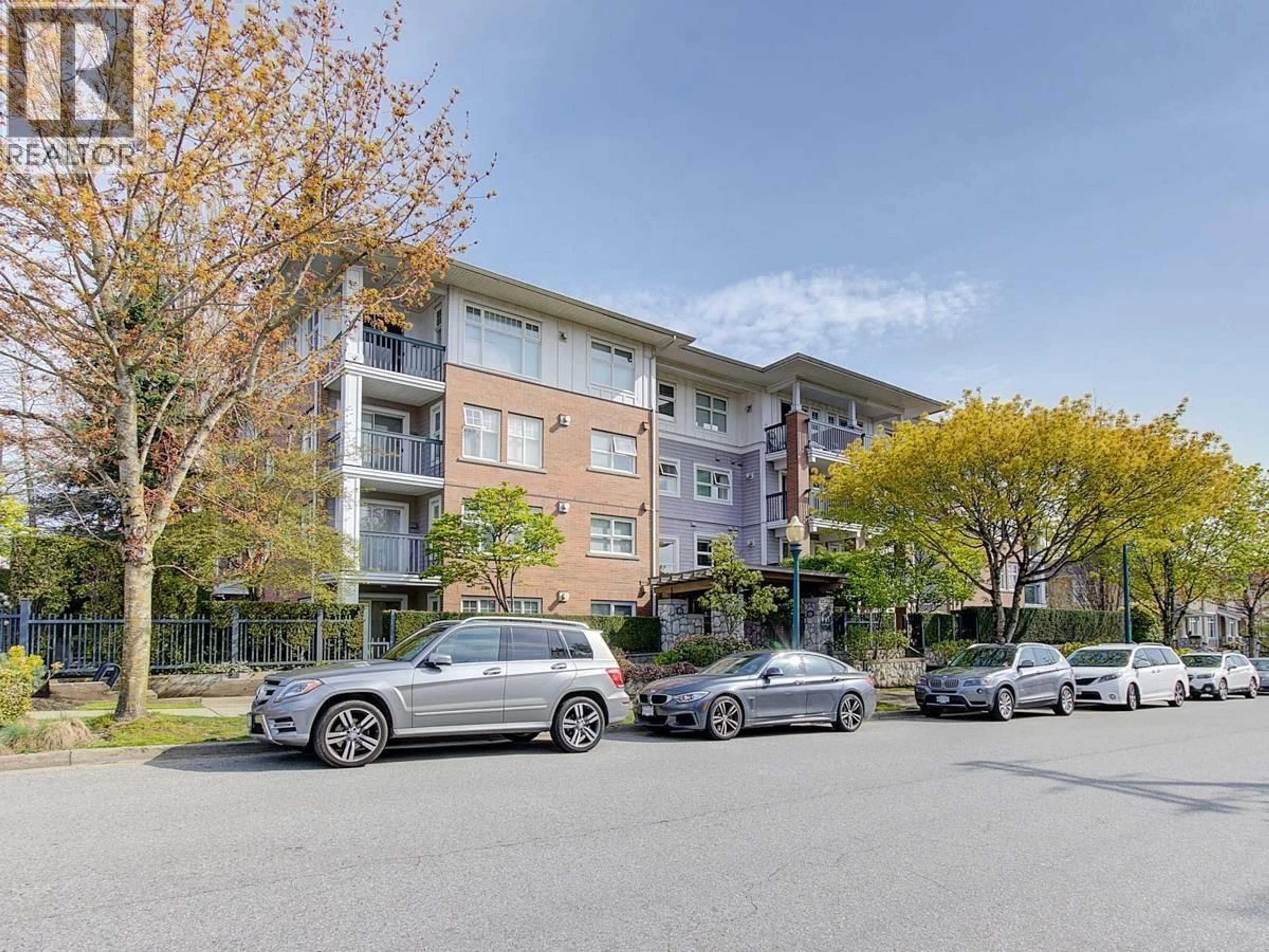 A pic from outside/outdoor area/front of a property/back of a property/a pic from drone, unknown for 210 - 995 59TH AVENUE, Vancouver British Columbia V6P6Z2