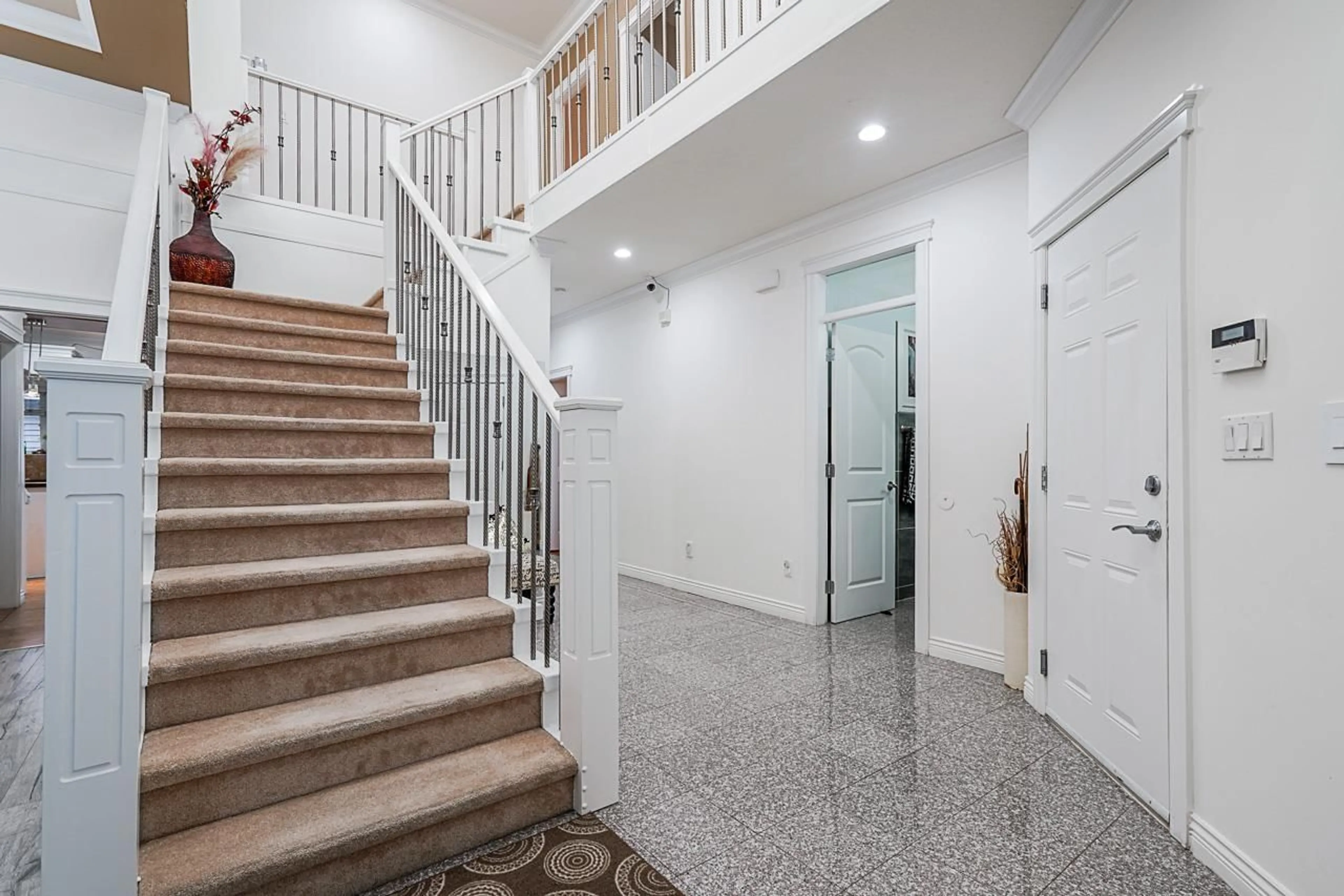 Indoor foyer for 7049 150 STREET, Surrey British Columbia V3S3J3