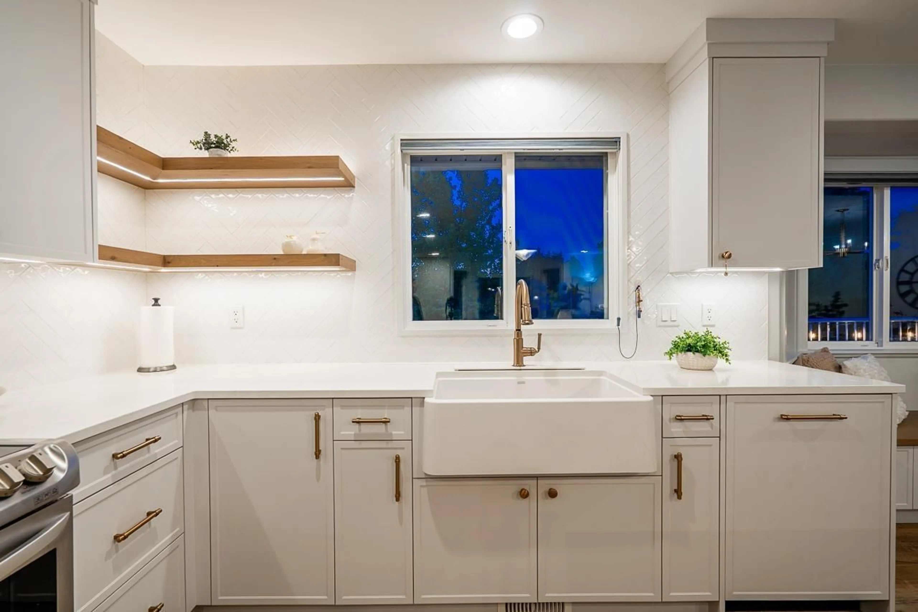 Contemporary kitchen, ceramic/tile floor for 26863 24 AVENUE, Langley British Columbia V4W3W6