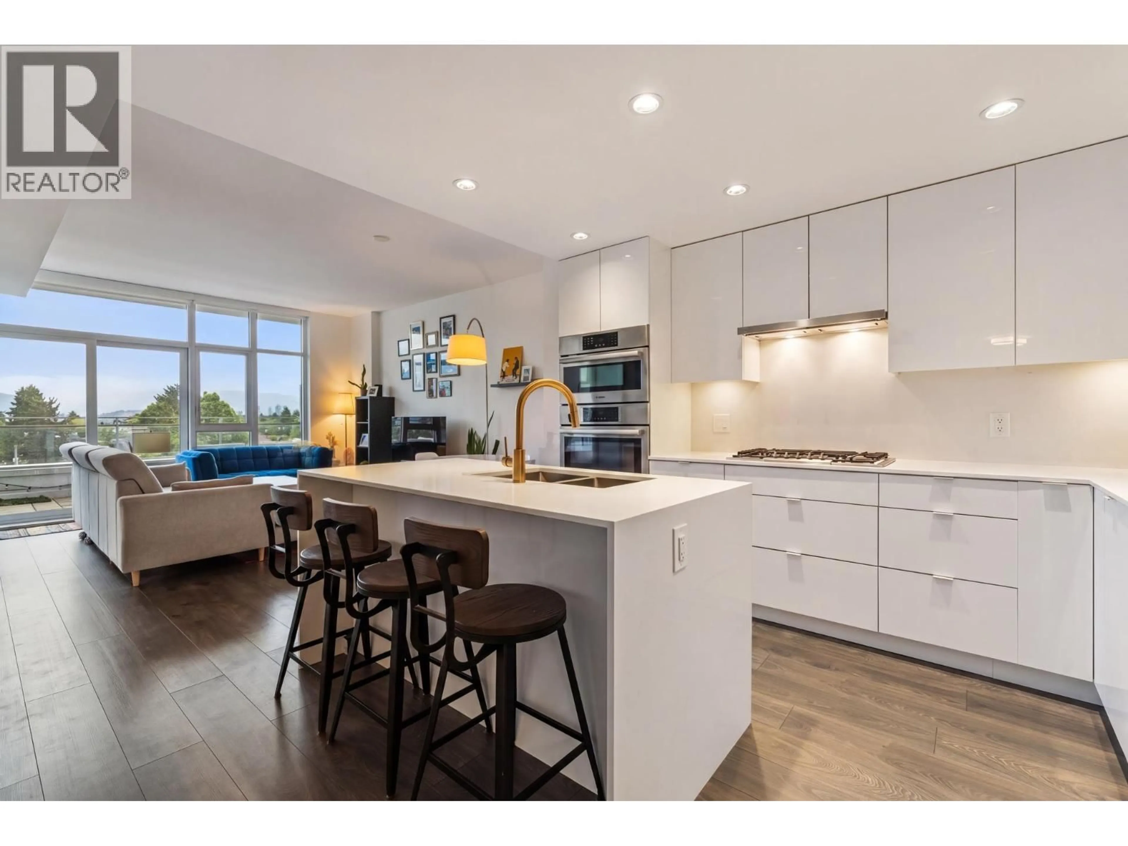Open concept kitchen, unknown for 608 - 2435 KINGSWAY, Vancouver British Columbia V5R5G8