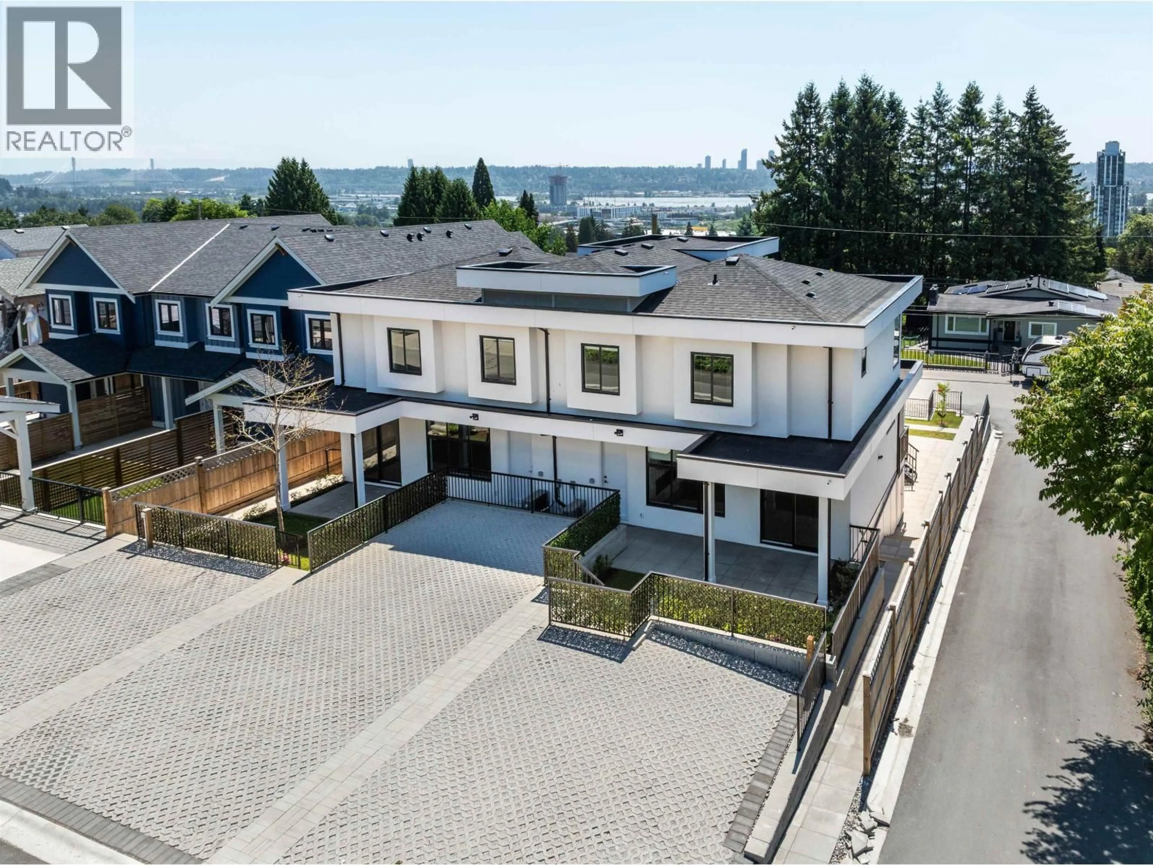 A pic from outside/outdoor area/front of a property/back of a property/a pic from drone, unknown for 101 - 901 EDGAR AVENUE, Coquitlam British Columbia V3K2K1