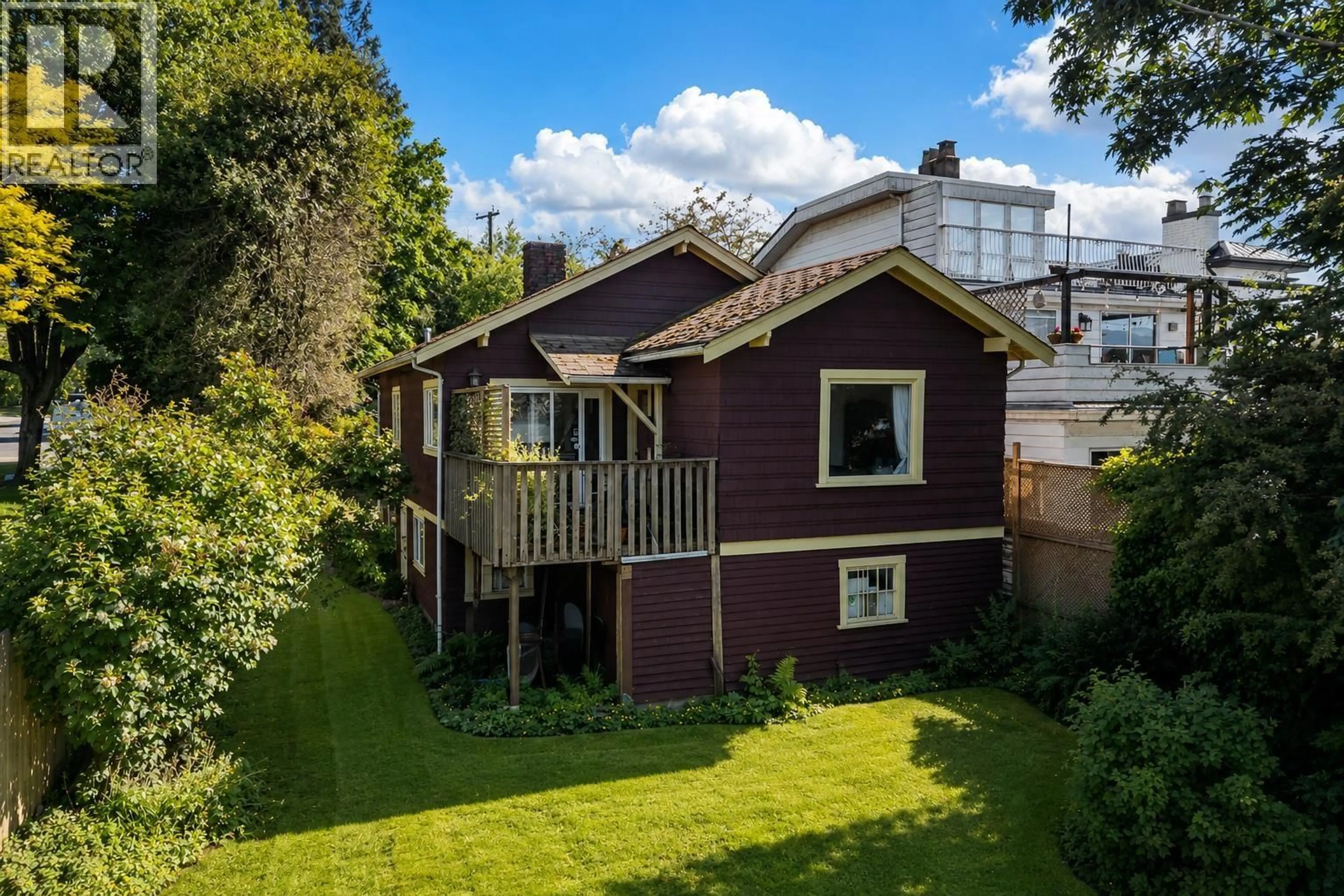 A pic from outside/outdoor area/front of a property/back of a property/a pic from drone, street for 2497 WALL STREET, Vancouver British Columbia V5K1A4