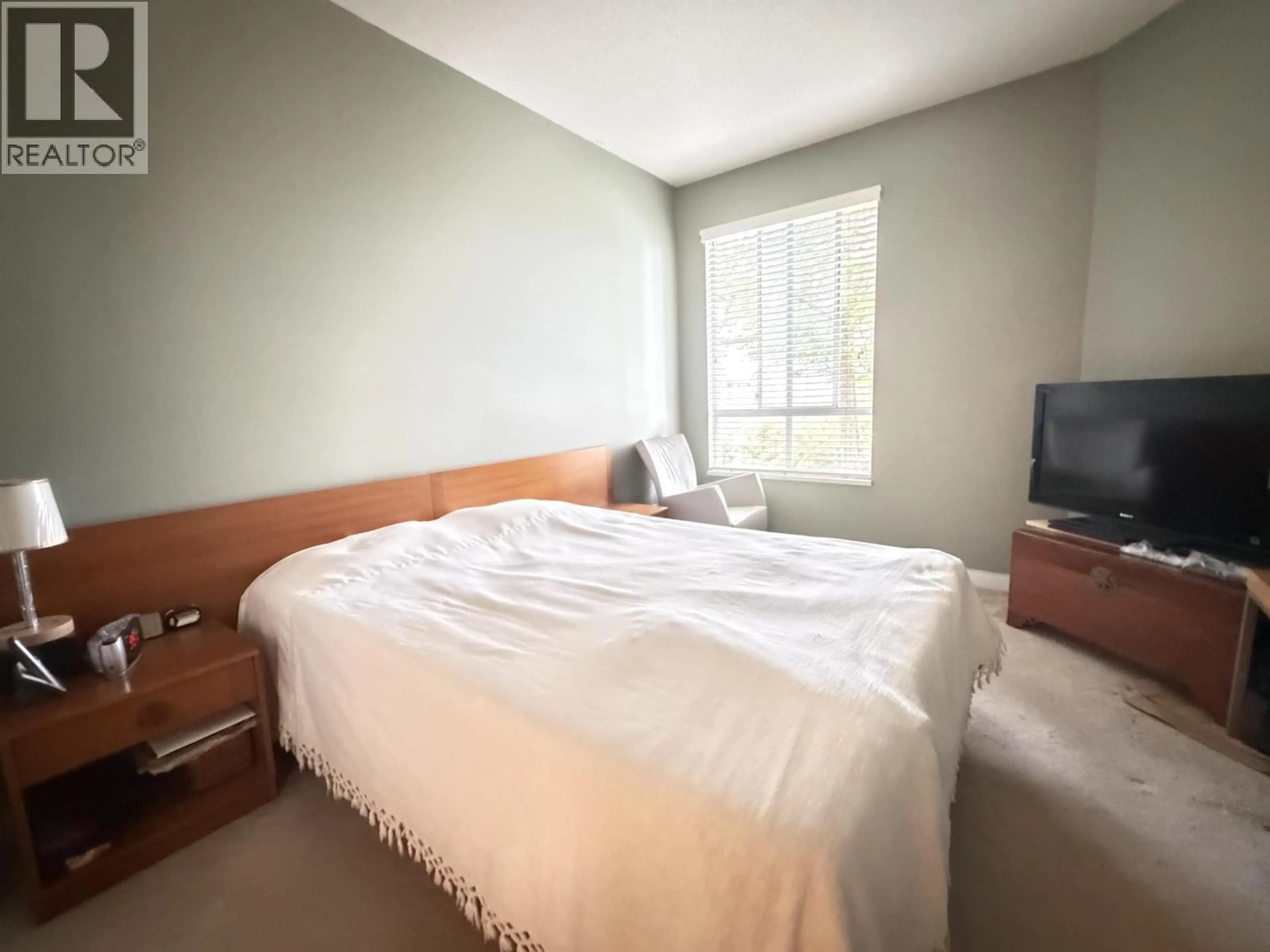 A pic of a room for 402 - 360 36TH AVENUE, Vancouver British Columbia V5W4B9
