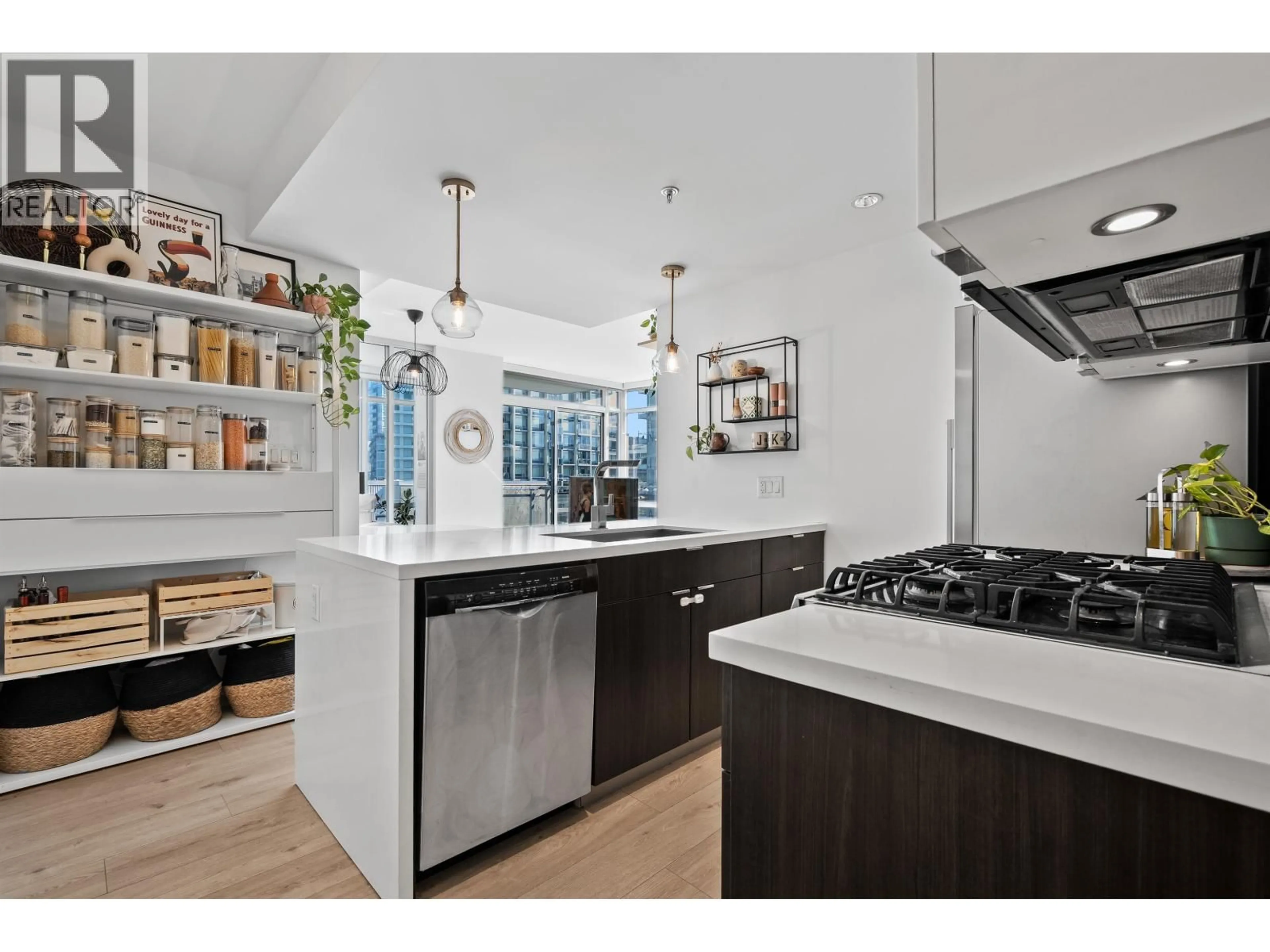 Open concept kitchen, ceramic/tile floor for 503 - 1775 QUEBEC STREET, Vancouver British Columbia V5T0E3
