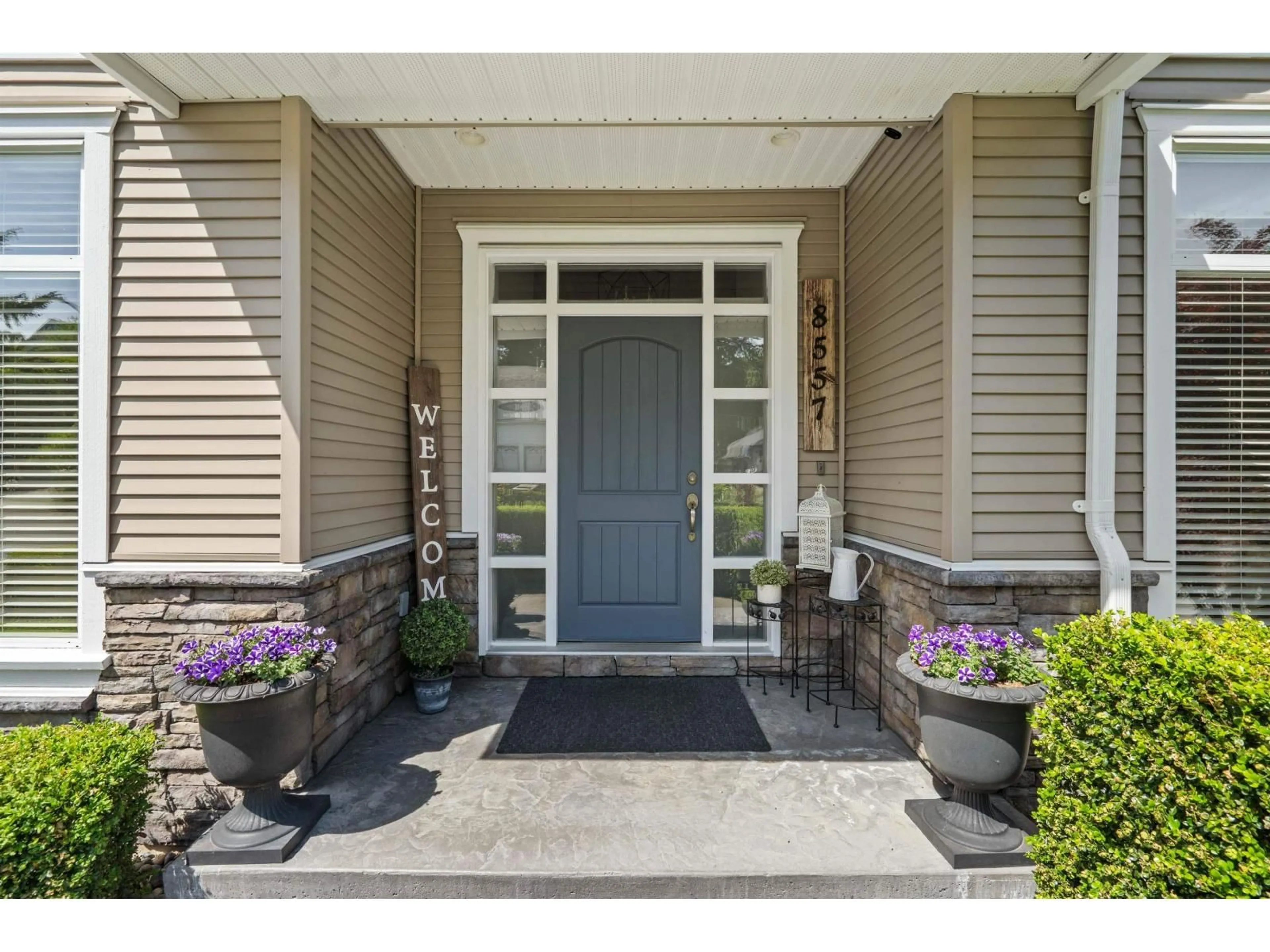 Indoor entryway for 8557 FRIPP TERRACE, Mission British Columbia V2V6T3