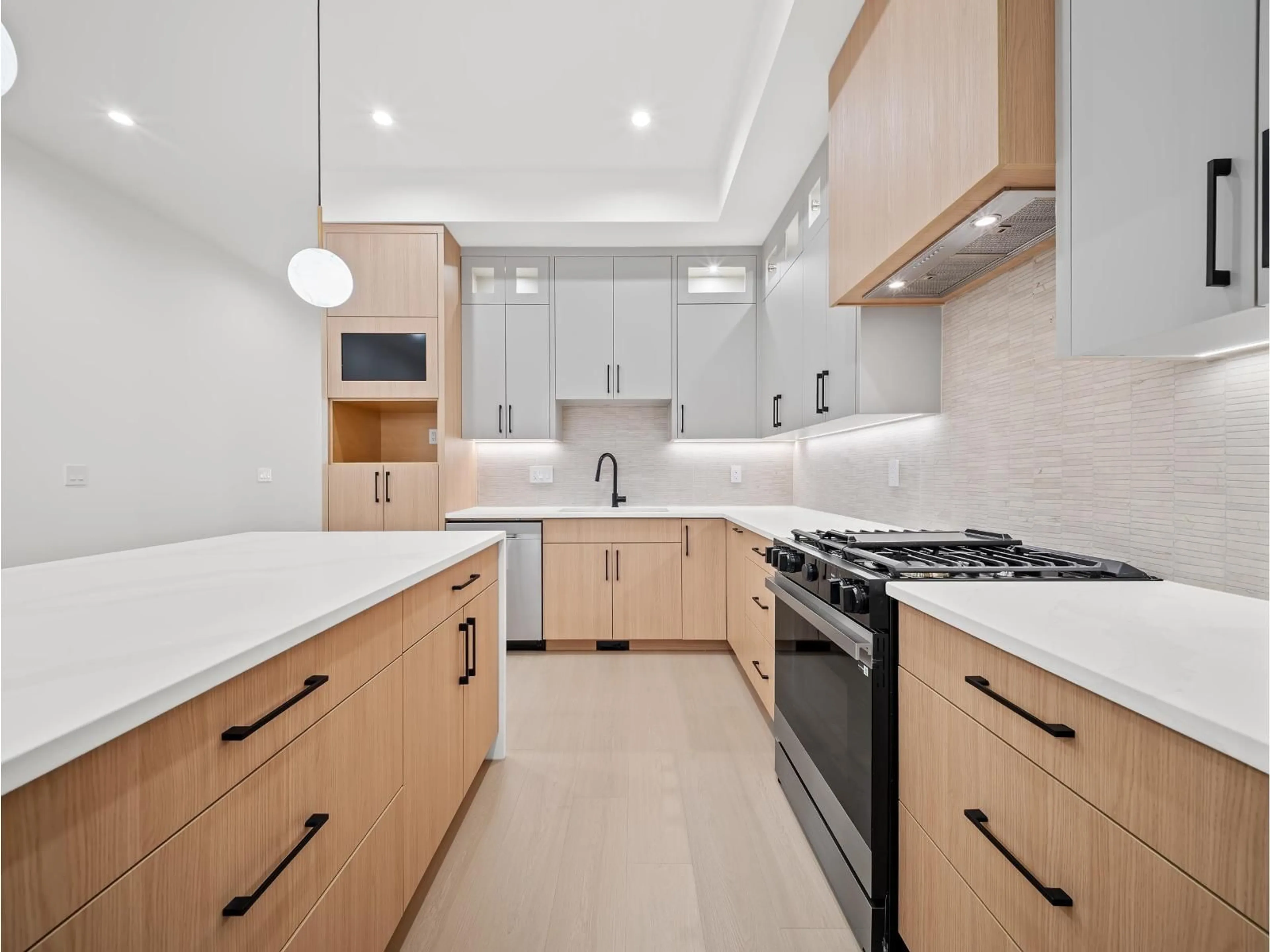 Contemporary kitchen, unknown for 101 - 11480 138A STREET, Surrey British Columbia V3R0J3