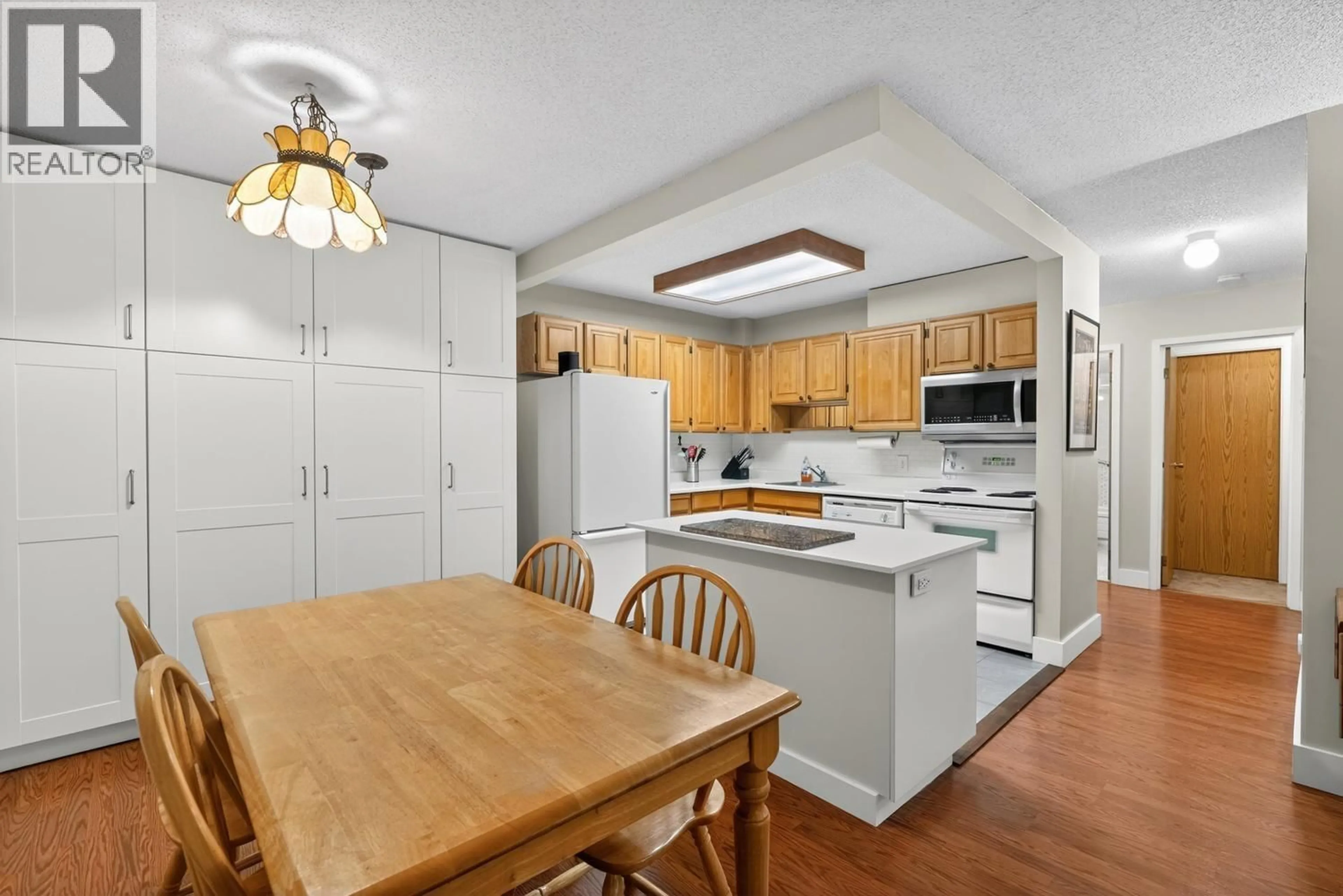 Standard kitchen, unknown for 306 - 550 EIGHTH STREET, New Westminster British Columbia V3M3R9