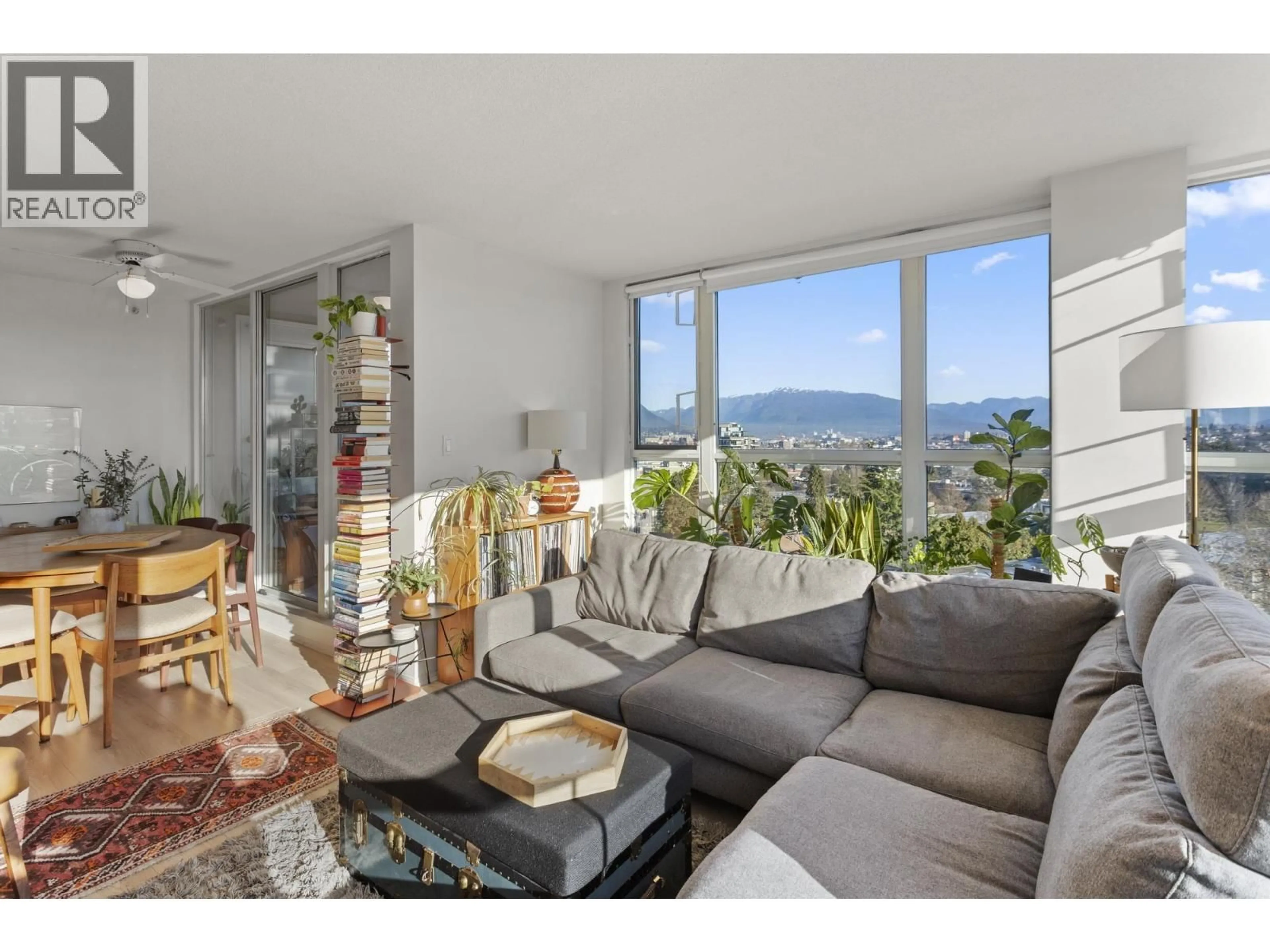 Living room with furniture, unknown for 901 - 288 8TH AVENUE, Vancouver British Columbia V5T4S8