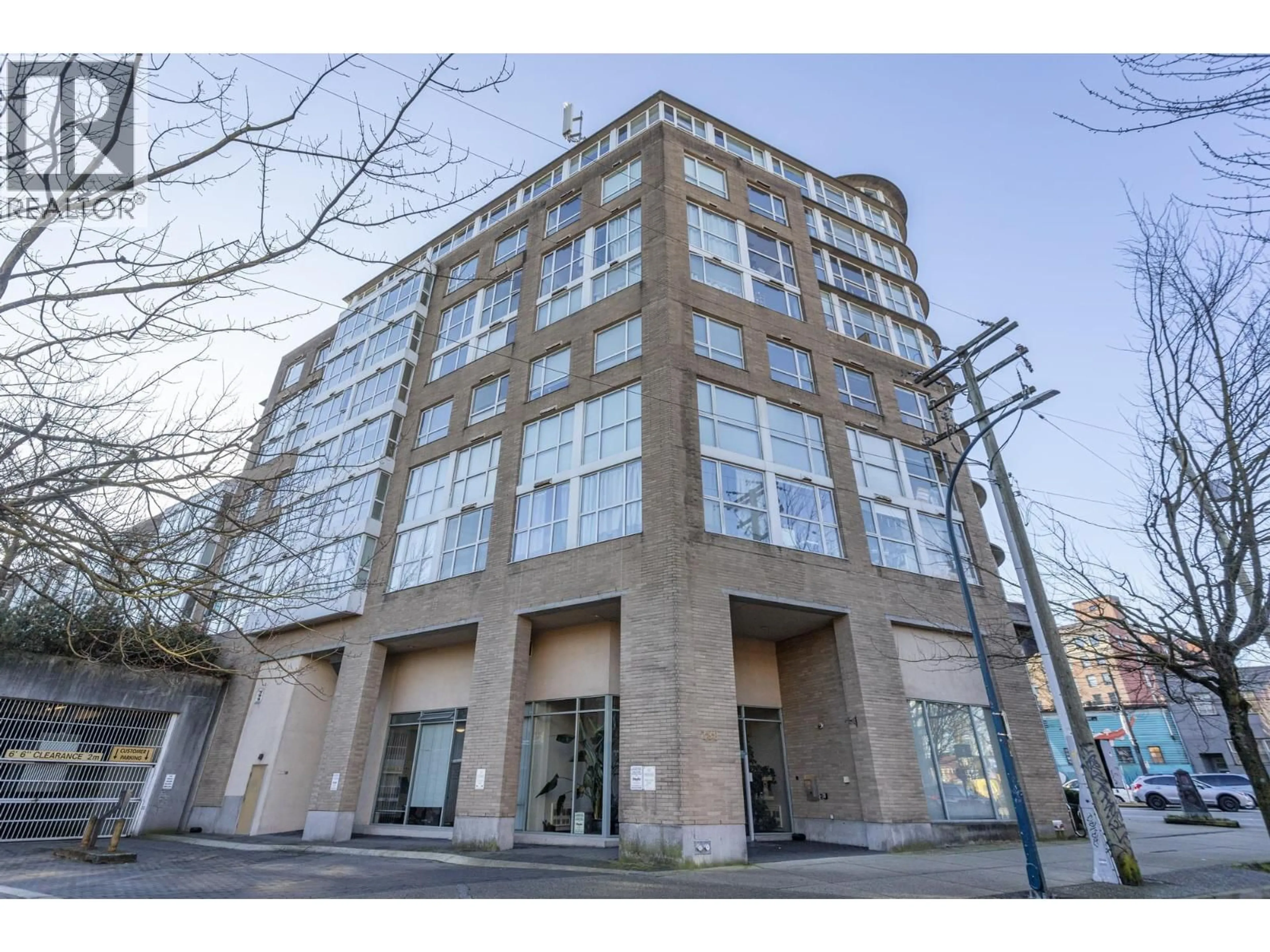 Indoor foyer for 901 - 288 8TH AVENUE, Vancouver British Columbia V5T4S8