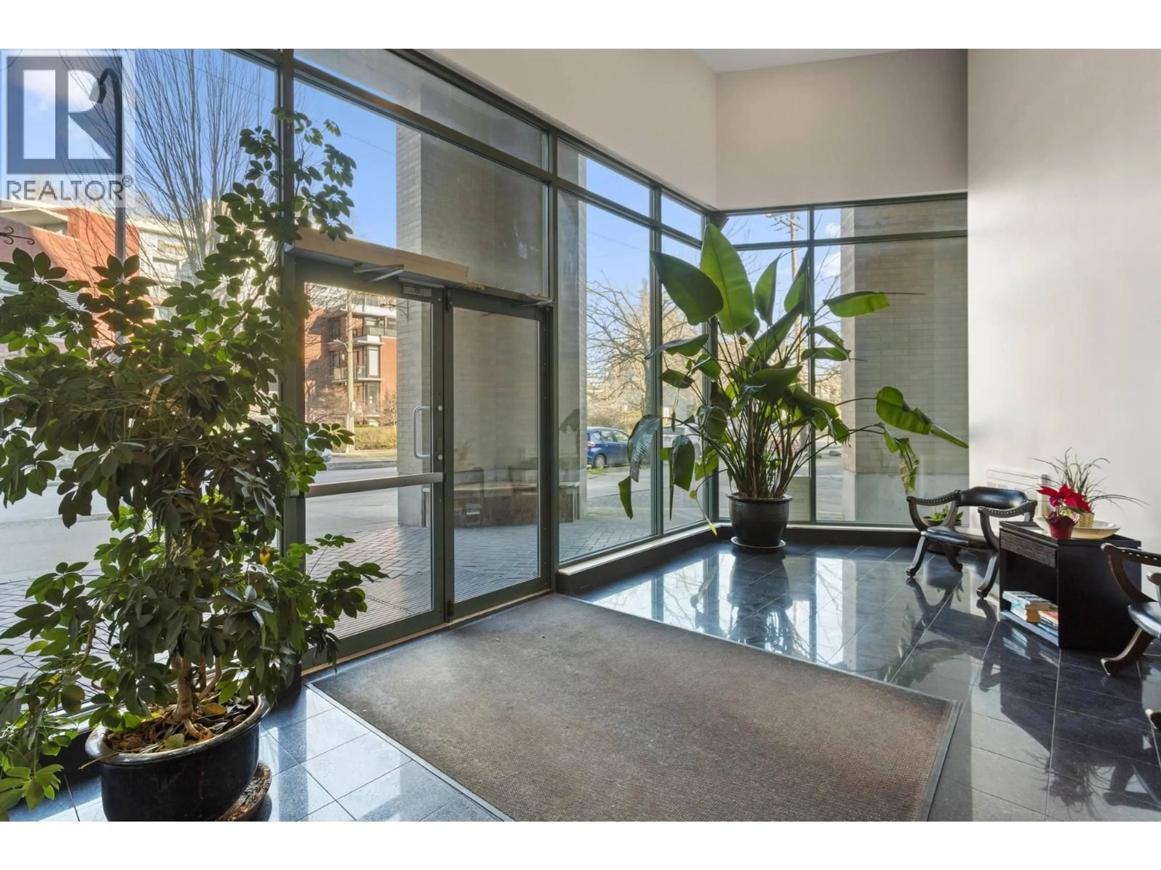Indoor foyer for 901 - 288 8TH AVENUE, Vancouver British Columbia V5T4S8