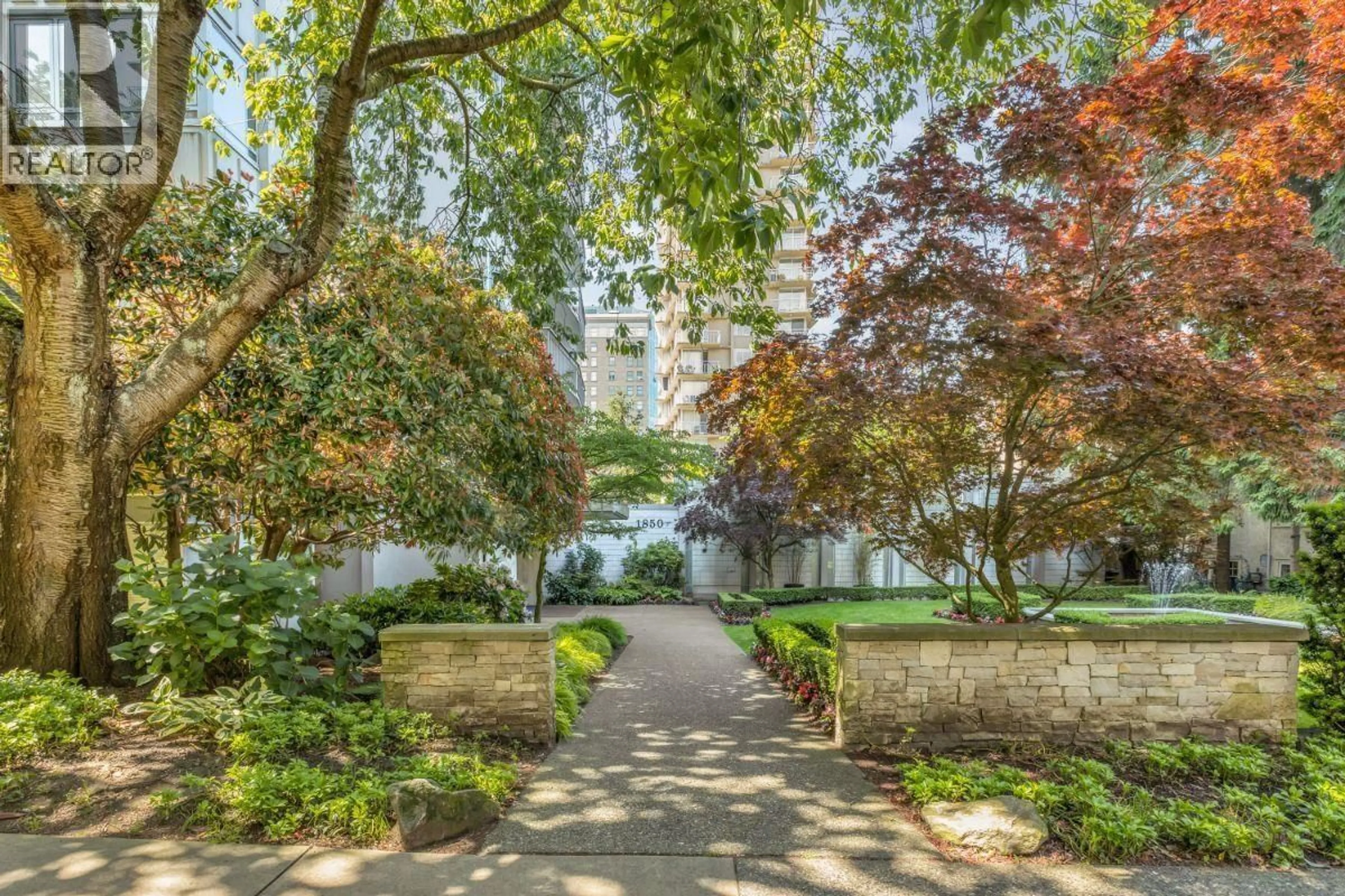 Patio, street for 1903 - 1850 COMOX STREET, Vancouver British Columbia V6G1R3