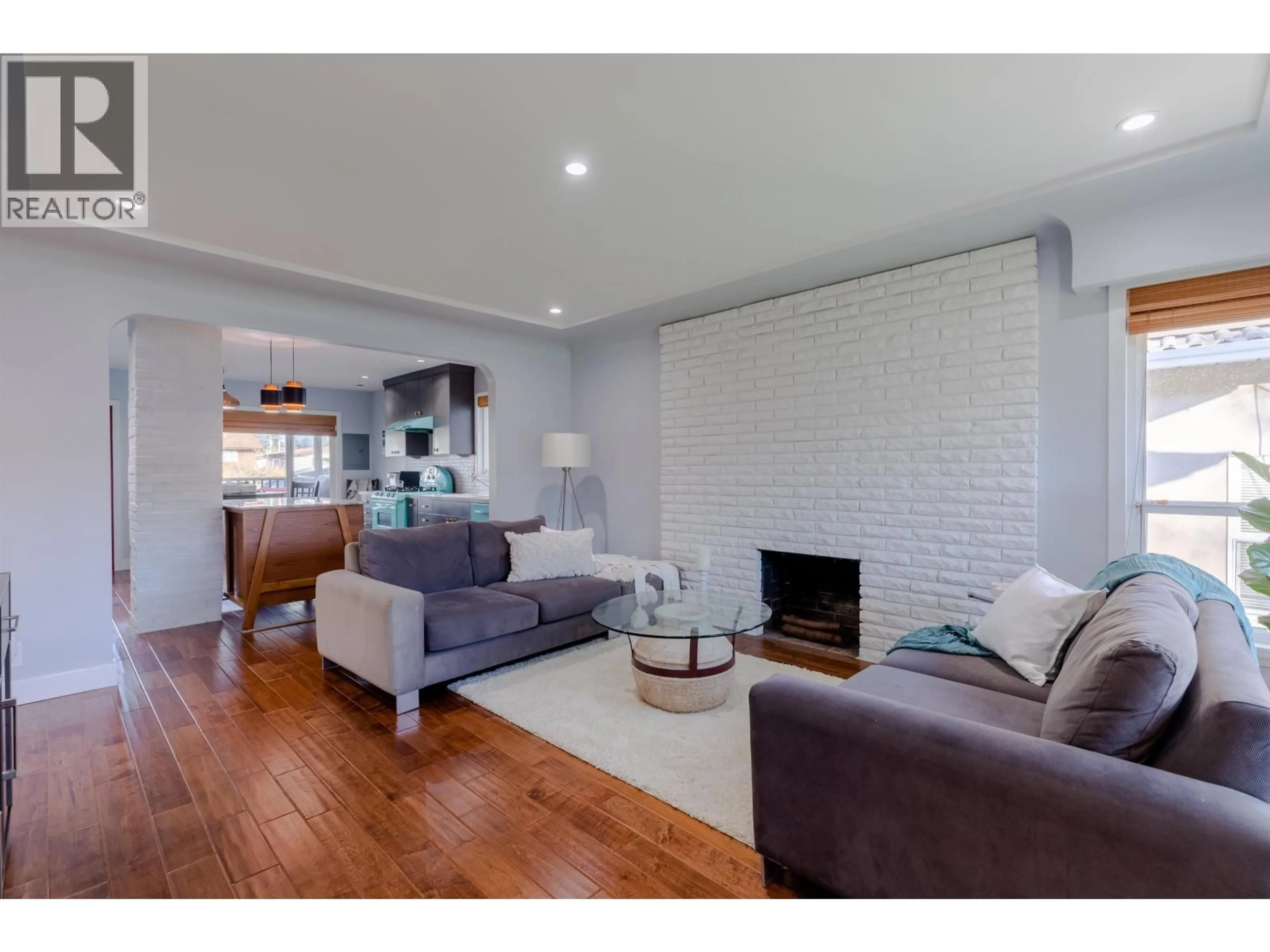 Living room with furniture, unknown for 2951 VENABLES STREET, Vancouver British Columbia V5K2R8