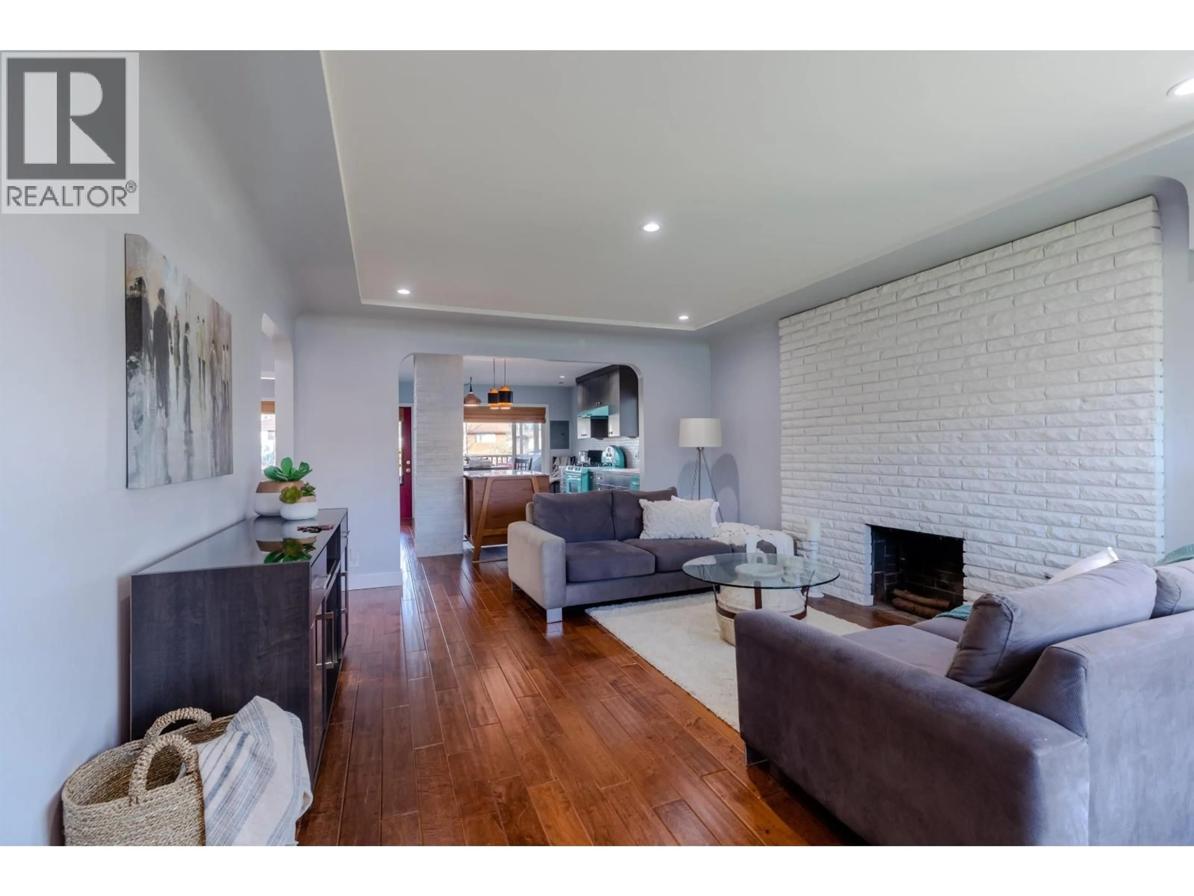 Living room with furniture, unknown for 2951 VENABLES STREET, Vancouver British Columbia V5K2R8