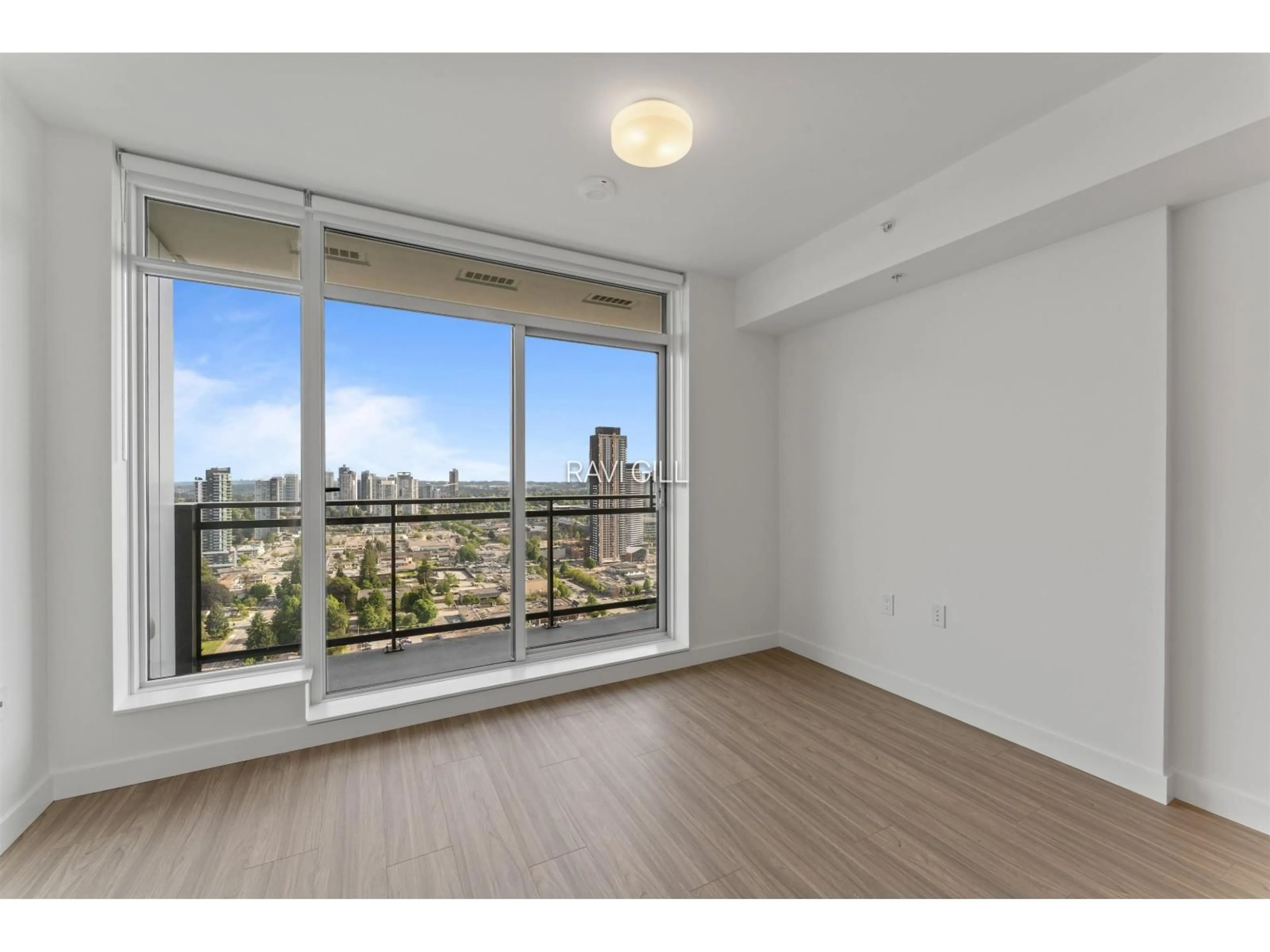 A pic of a room for 1003 - 13675 107A AVENUE, Surrey British Columbia V3T0X3