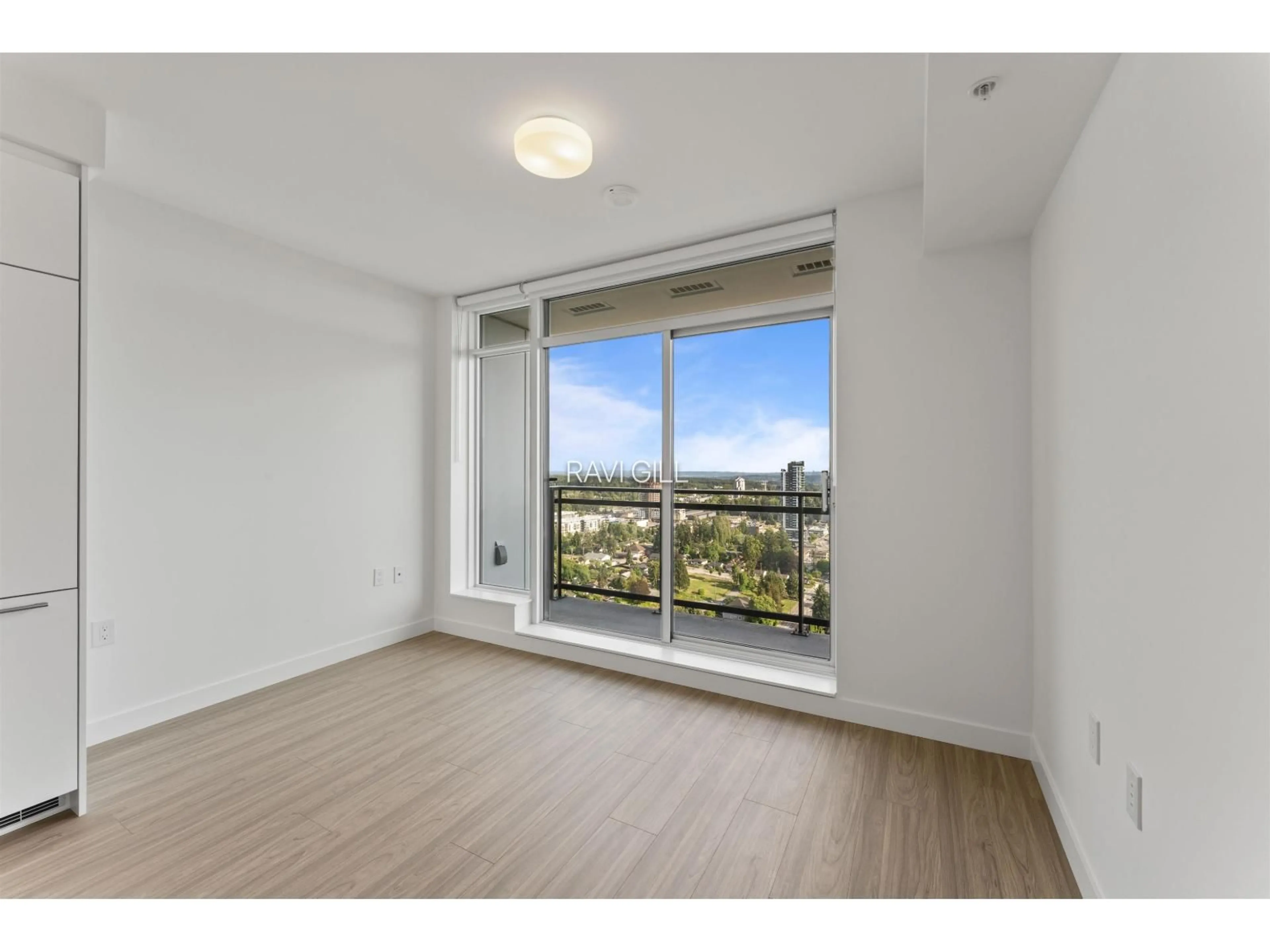 A pic of a room for 1003 - 13675 107A AVENUE, Surrey British Columbia V3T0X3